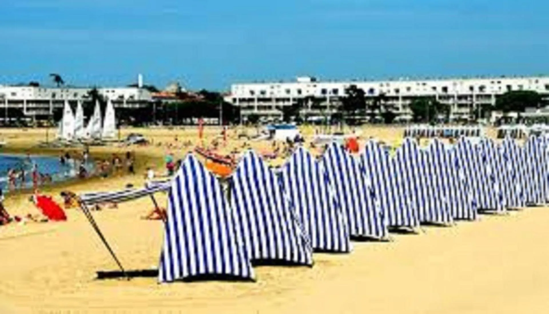 Kids's club in Chambres d'Hôtes LA PASTOURELLE Royan centre