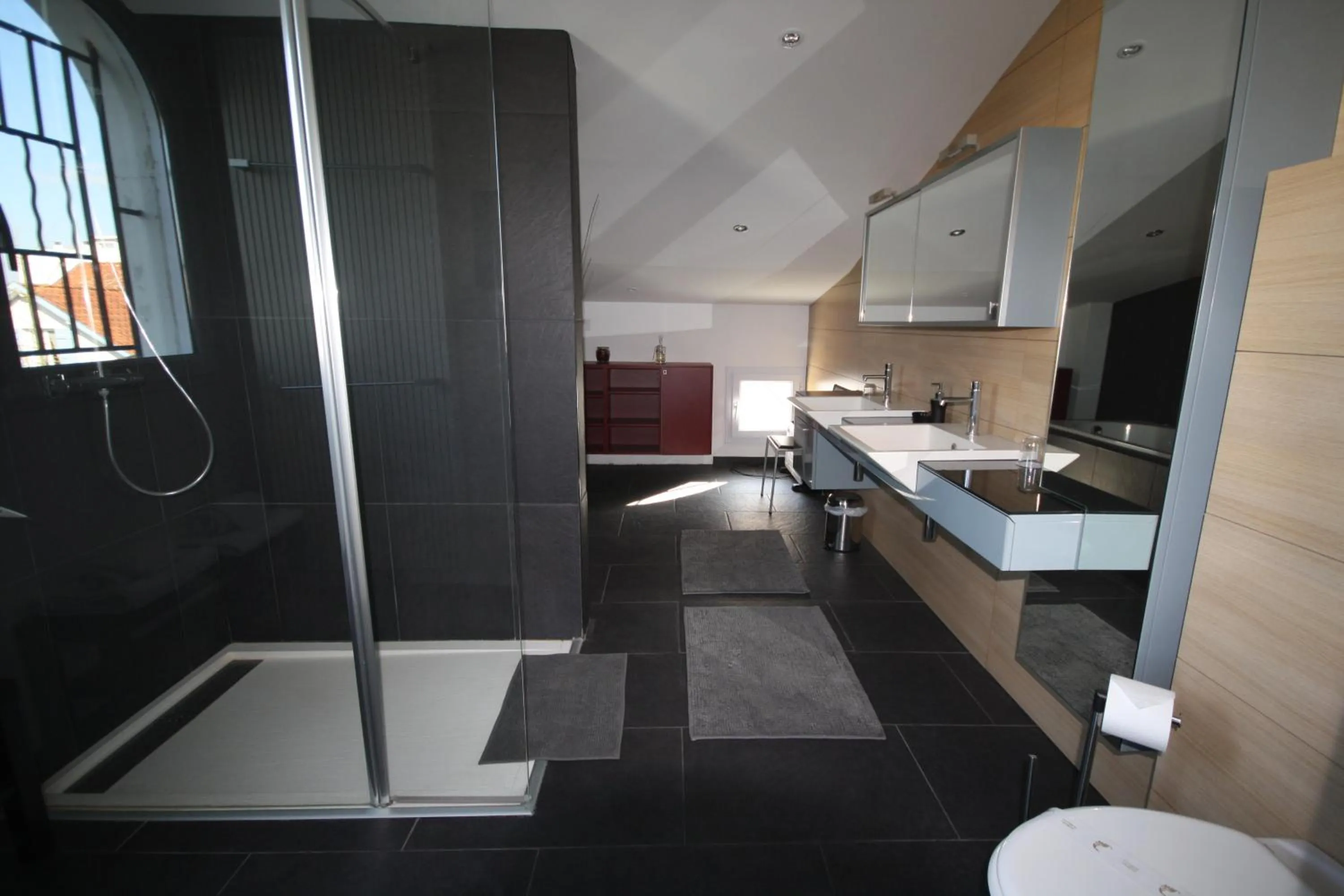 Bathroom in Chambres d'Hôtes LA PASTOURELLE Royan centre