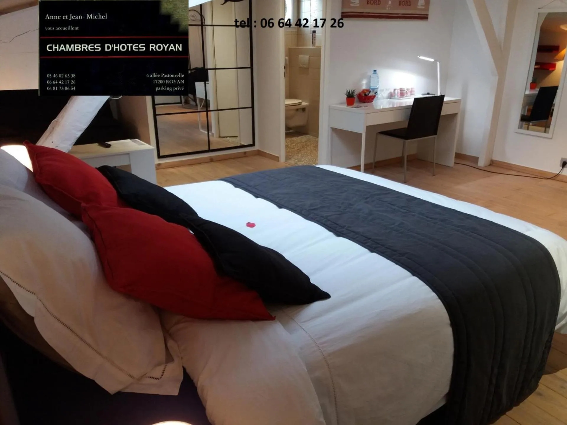 Bed in Chambres d'Hôtes LA PASTOURELLE Royan centre