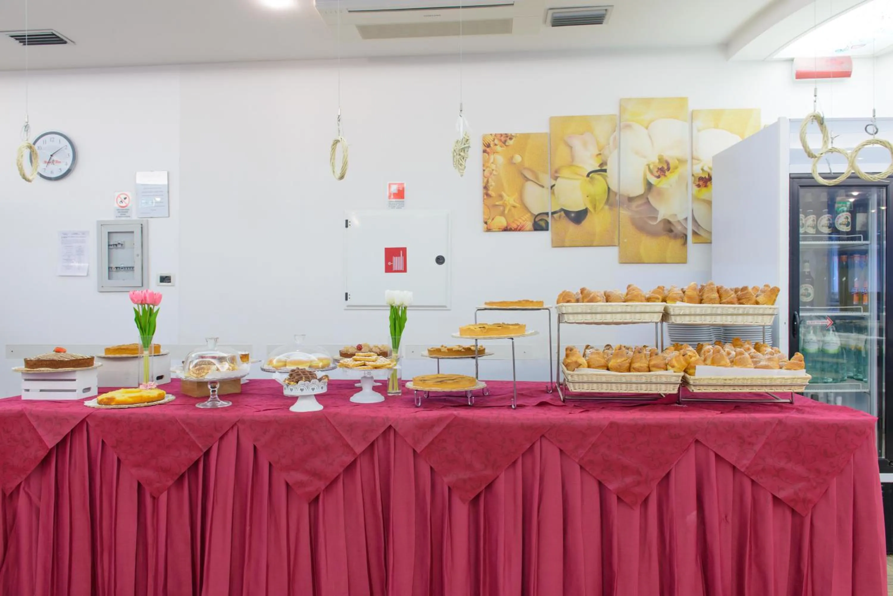 Restaurant/places to eat in Hotel Christian