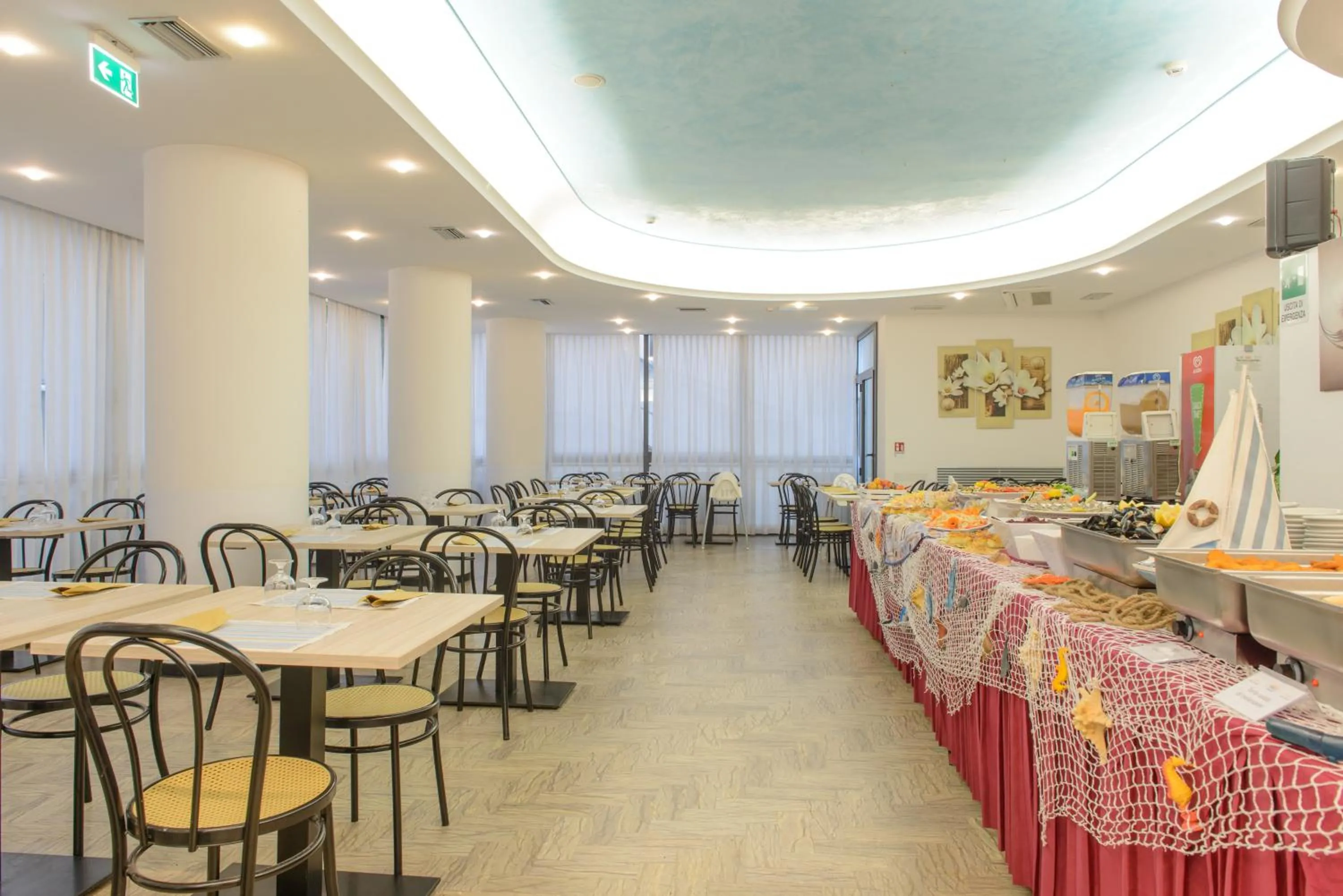 Restaurant/places to eat in Hotel Christian