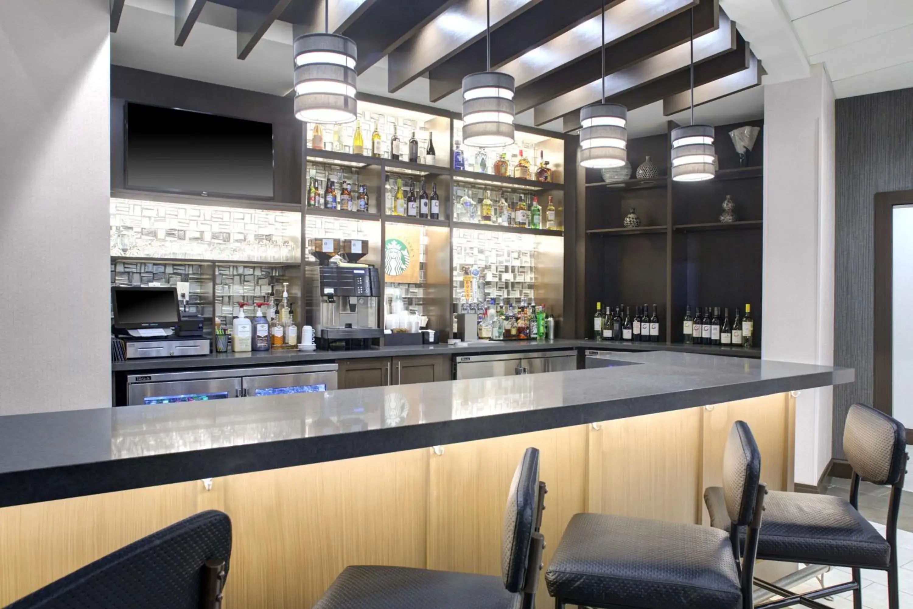 Lounge or bar in Hyatt Place Dallas/The Colony Lounge or bar in Hyatt Place Dallas/The Colony