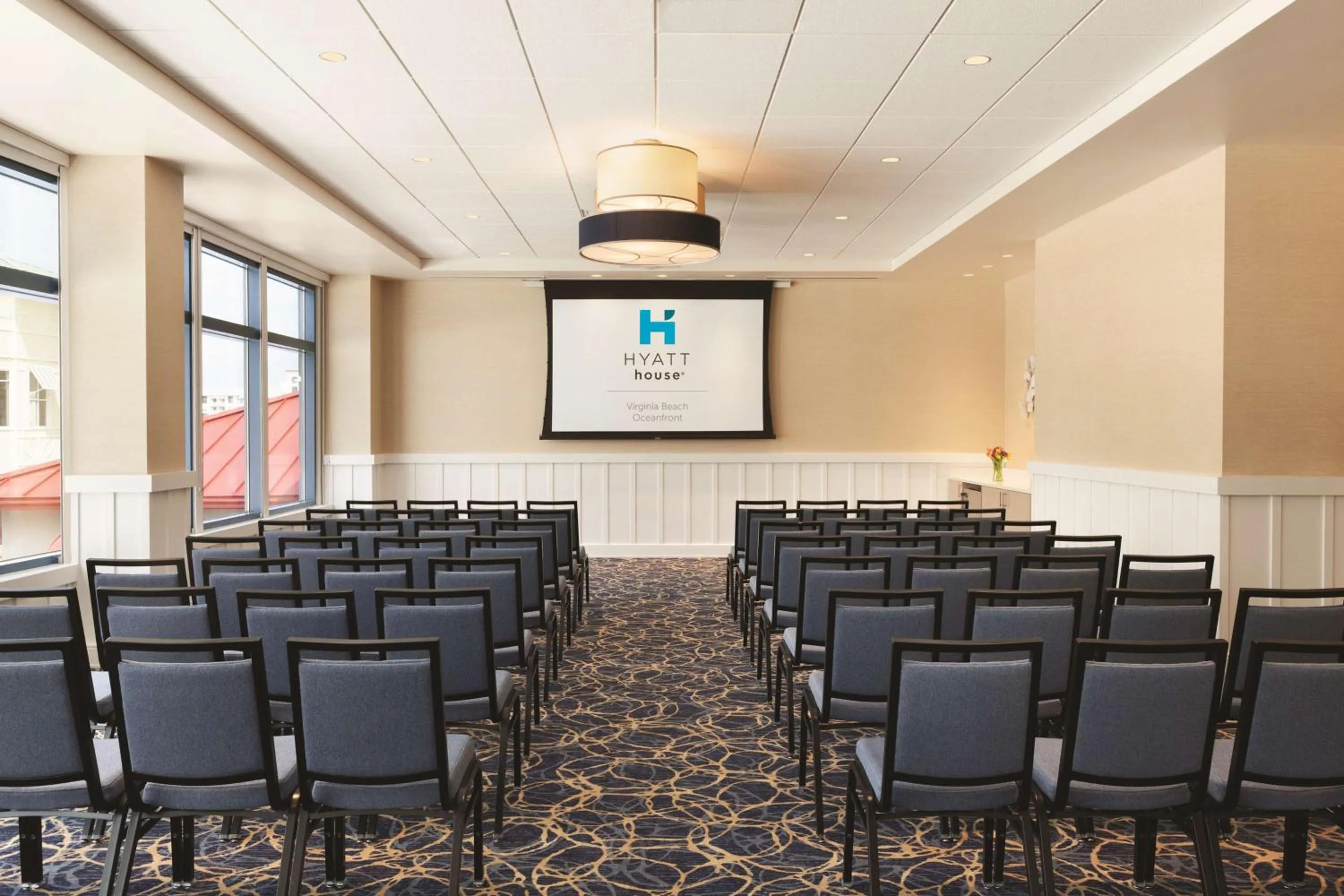 Meeting/conference room in Hyatt House Virginia Beach / Oceanfront