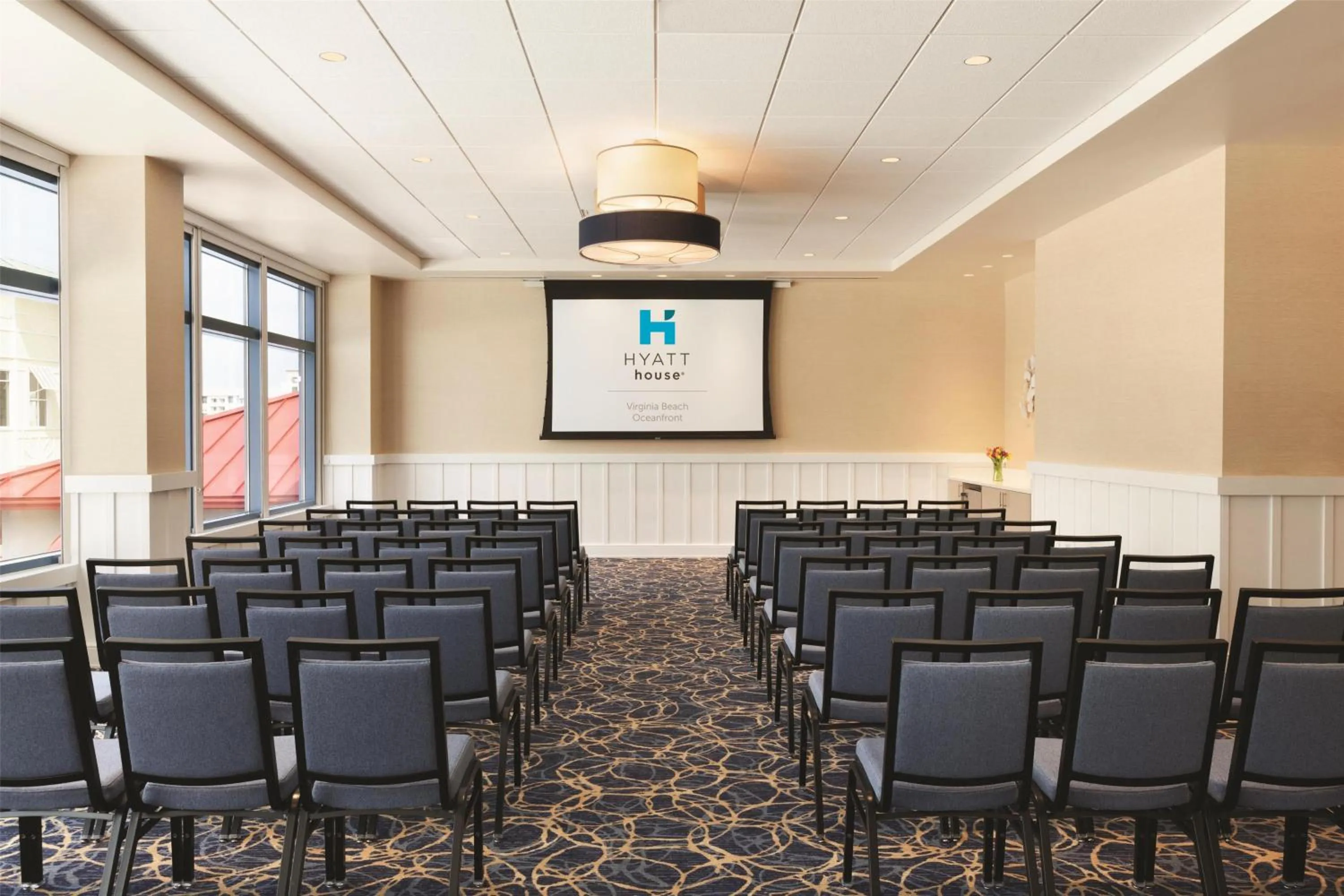 Meeting/conference room in Hyatt House Virginia Beach / Oceanfront