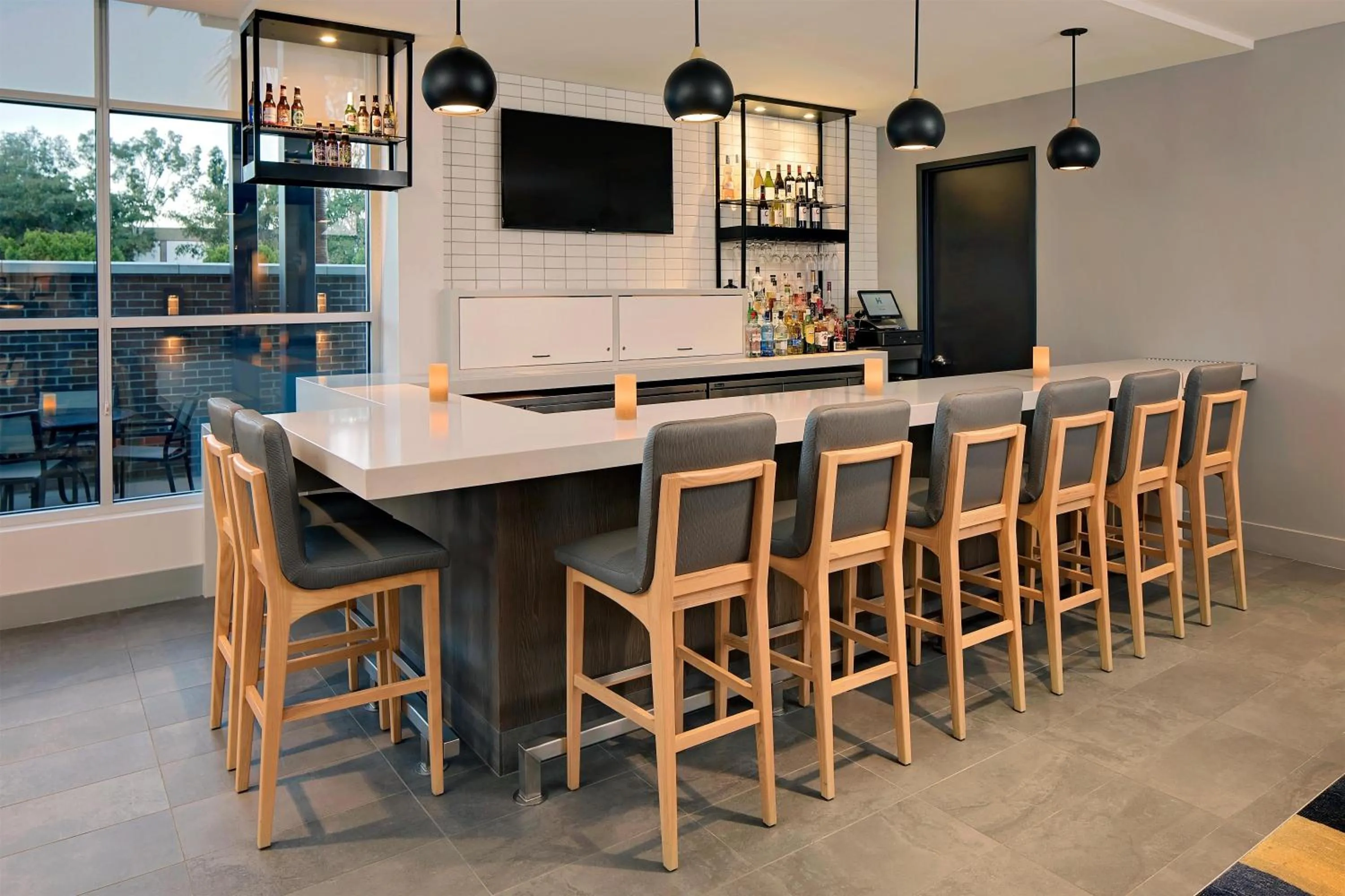 Lounge or bar in Hyatt House Irvine/John Wayne Airport