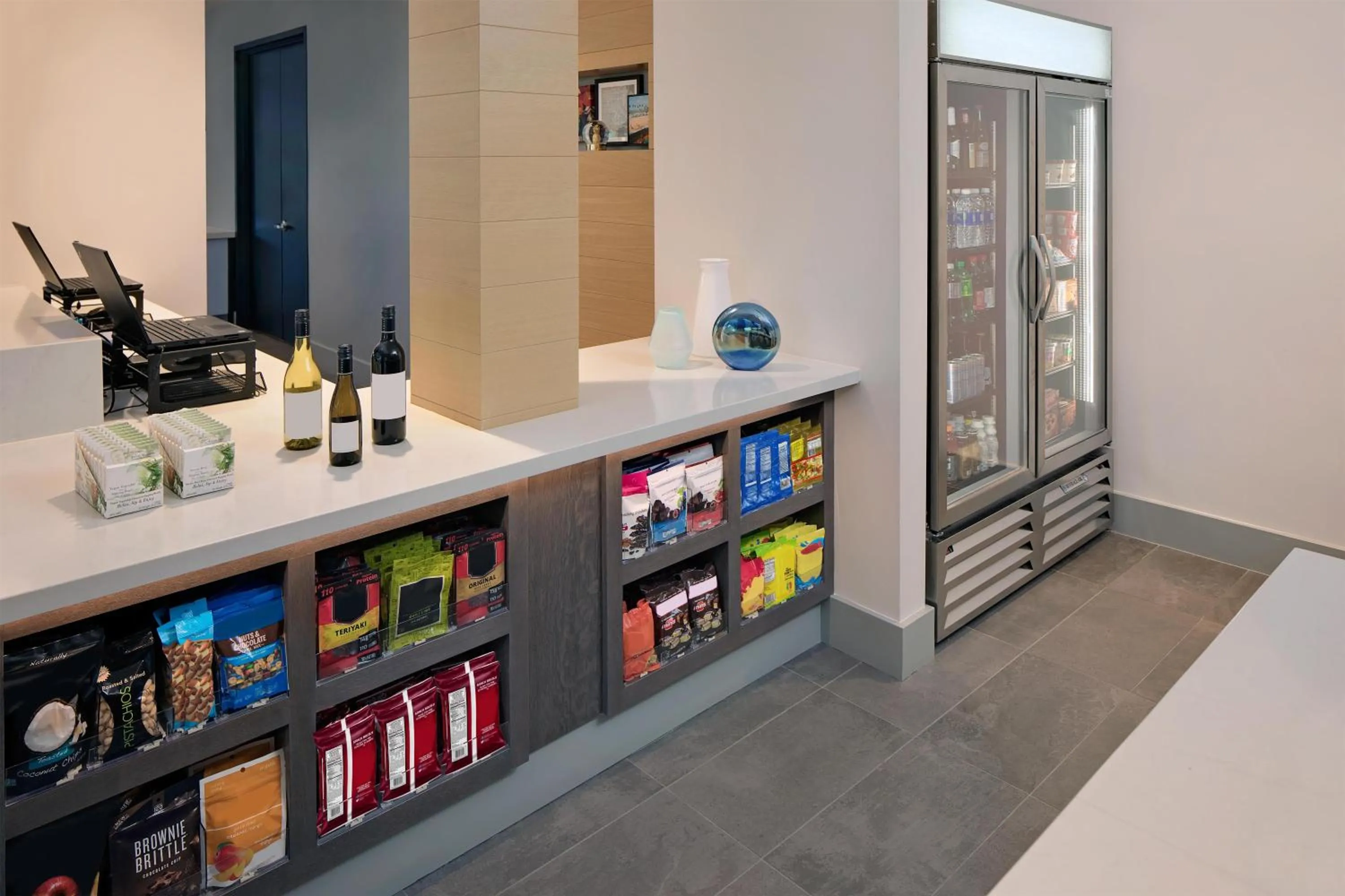 Lobby or reception in Hyatt House Irvine/John Wayne Airport