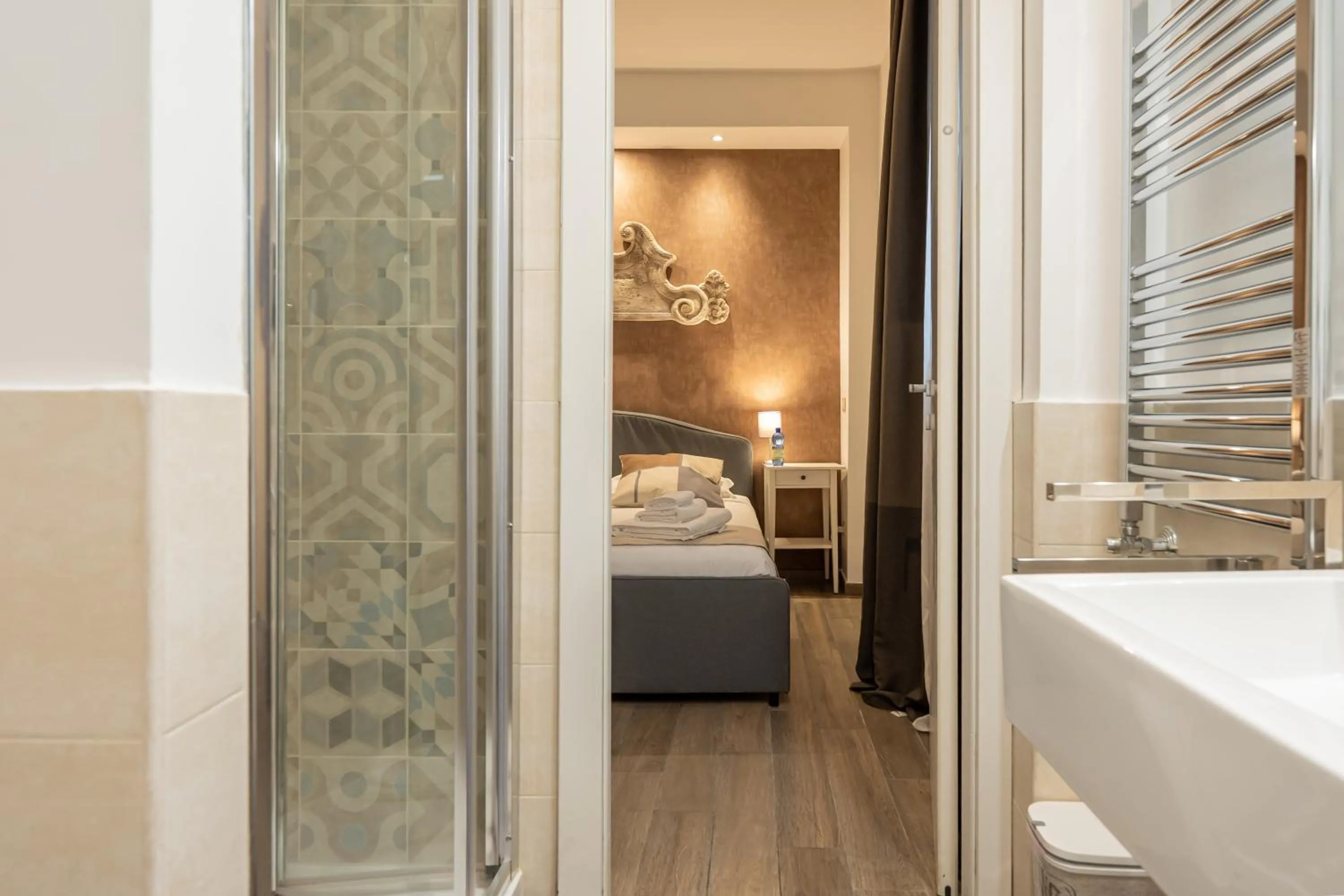 Bathroom, Bed in Popolo & Flaminio Rooms