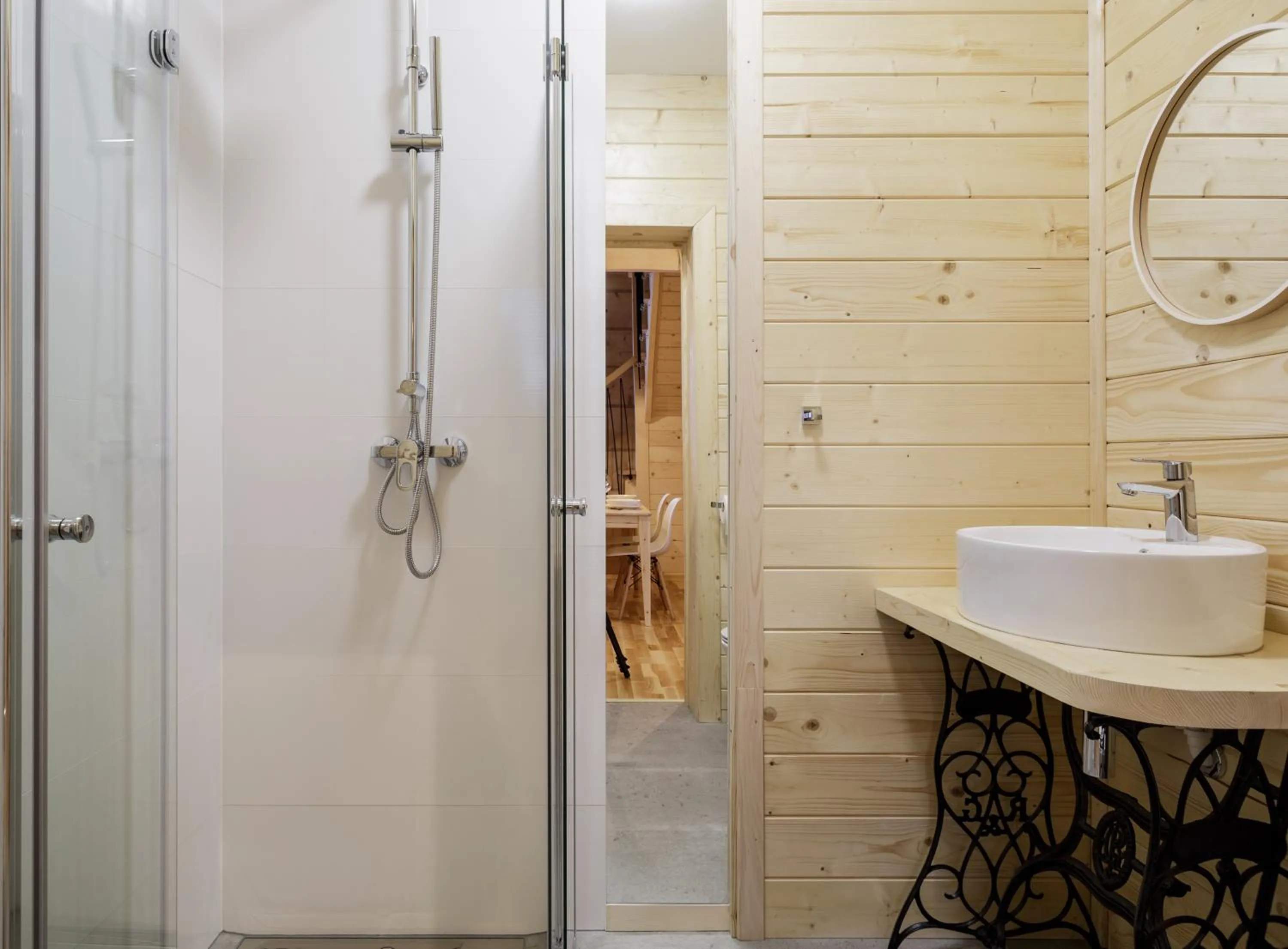 Shower in Tatra Wood House