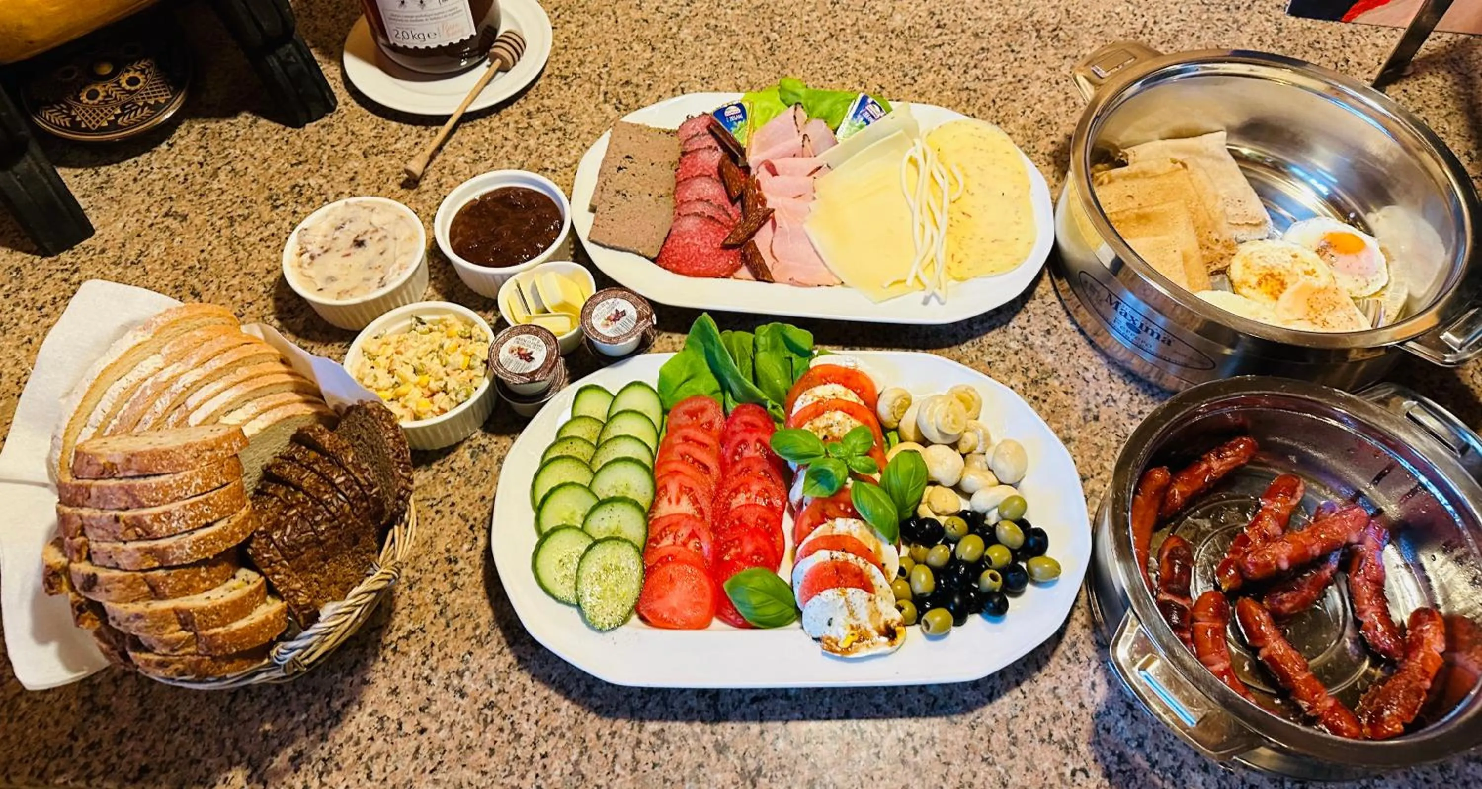 Breakfast in Tatra Wood House