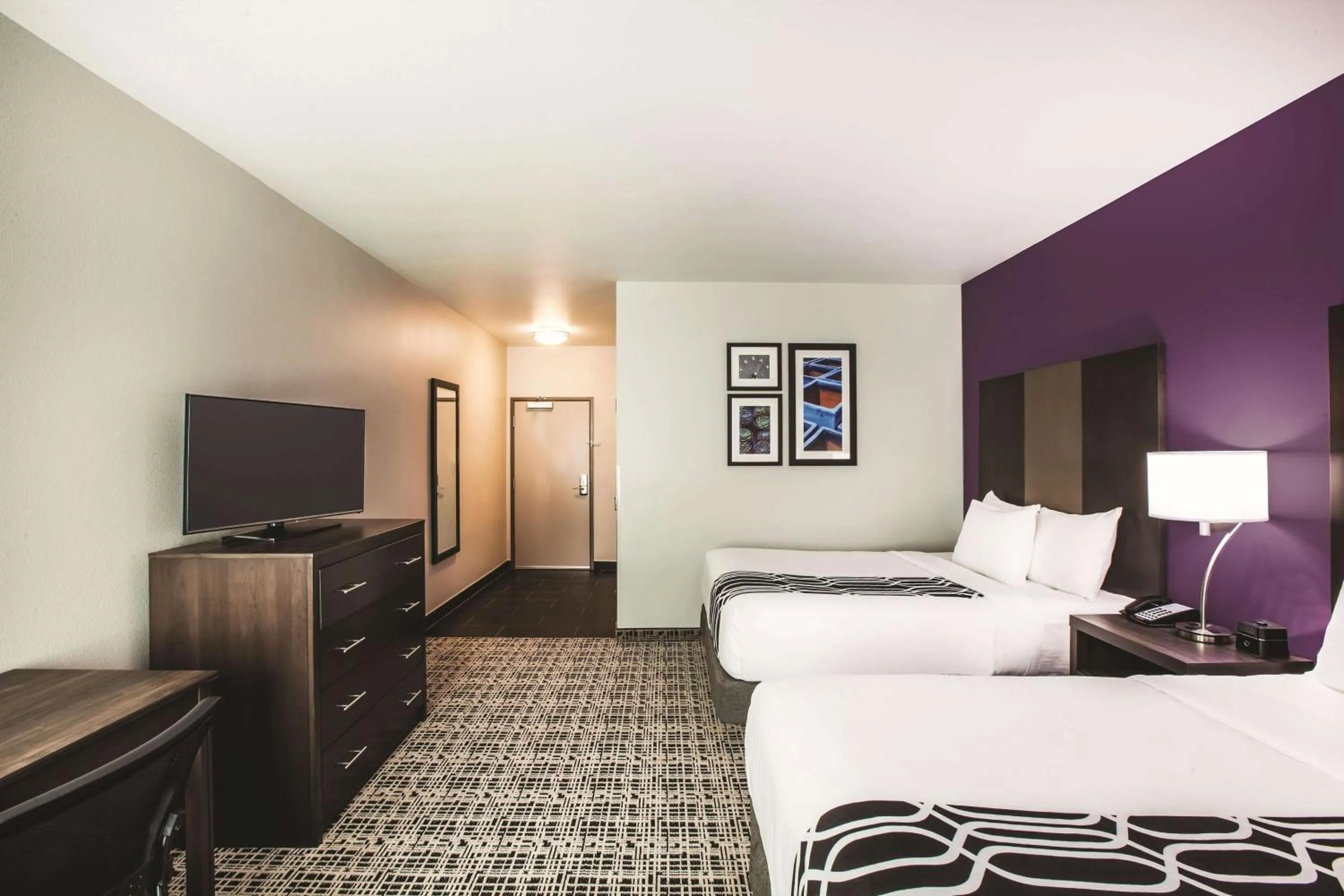 Photo of the whole room in La Quinta by Wyndham Lubbock South