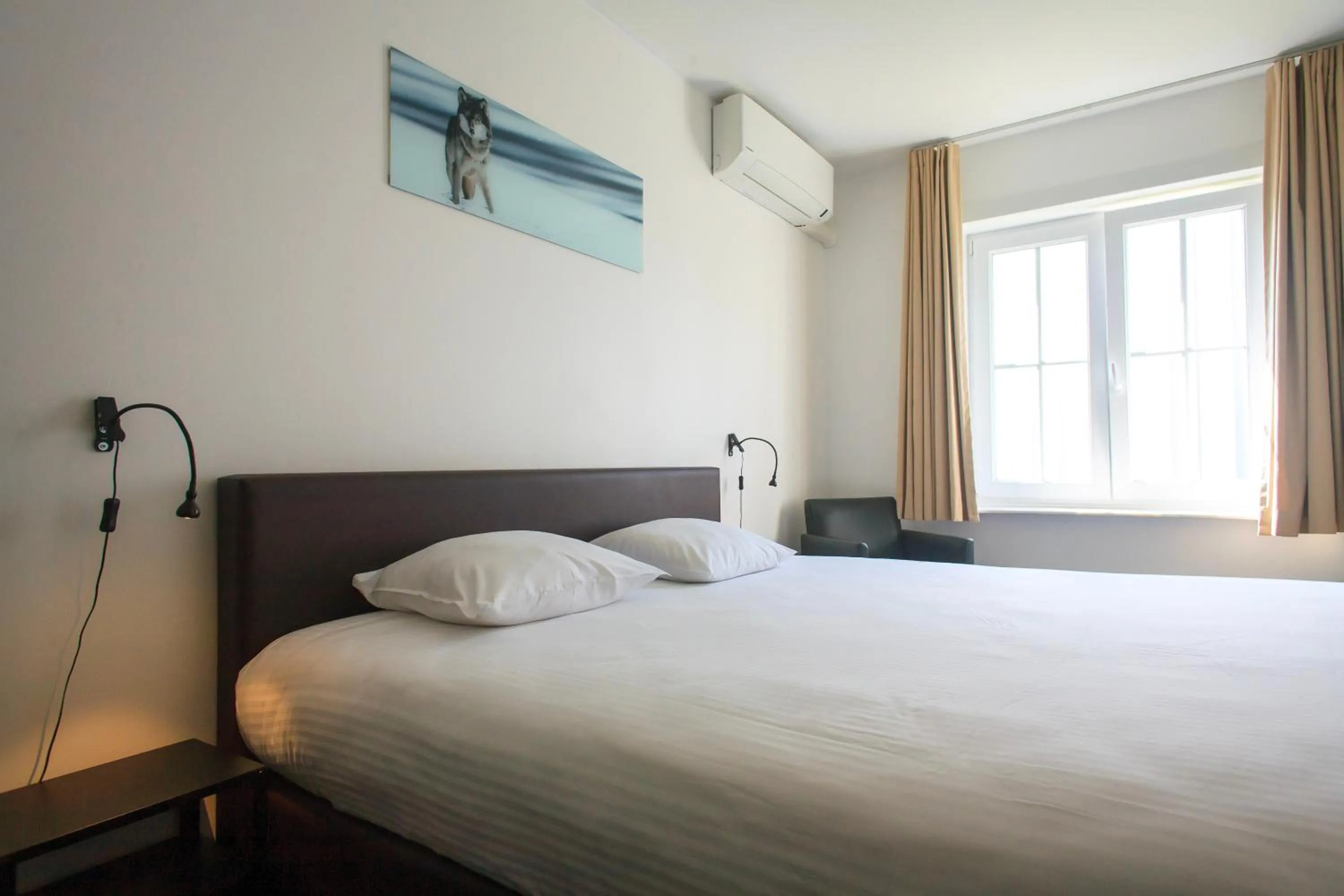 Bed in St-Janshof Hotel