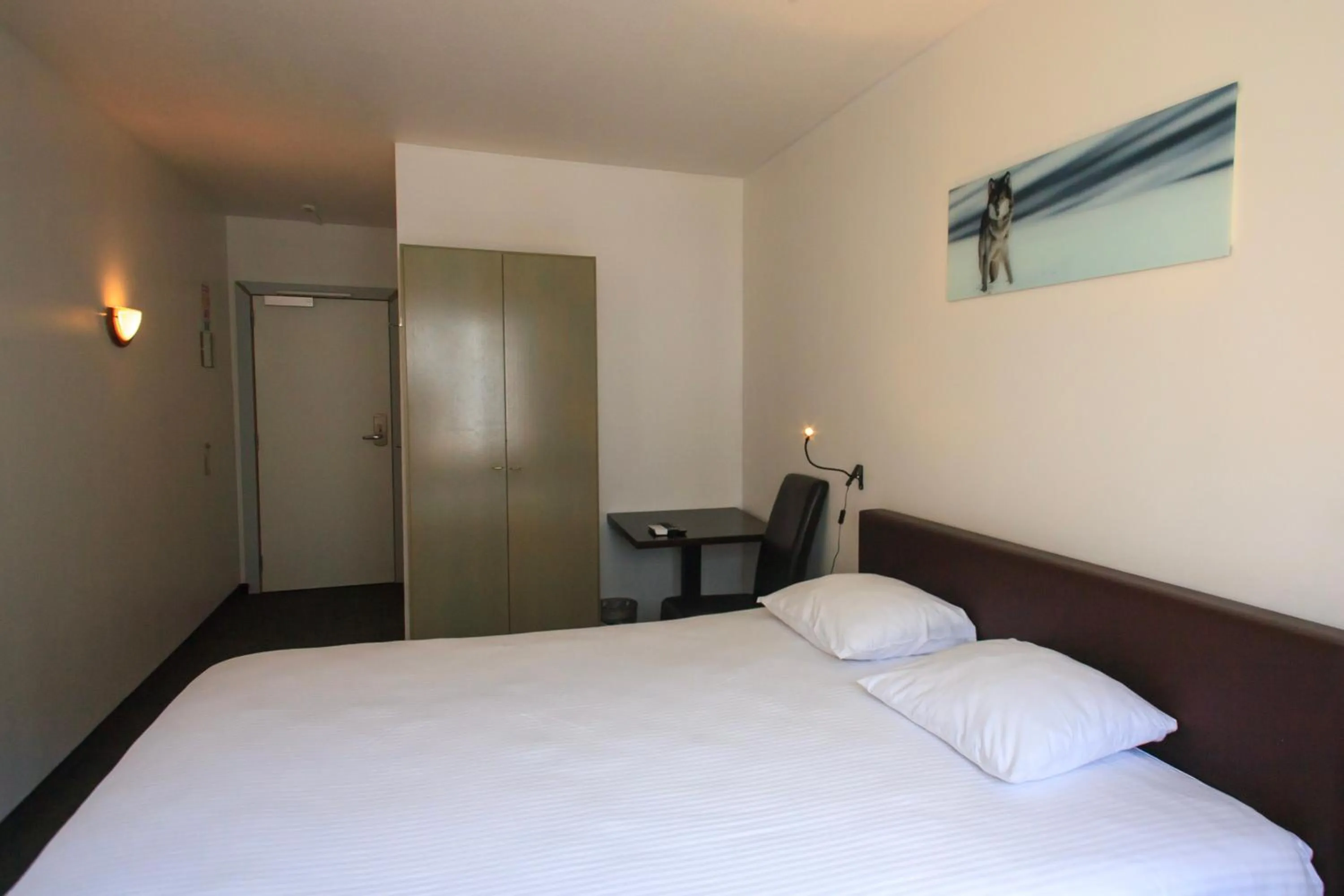 Bed in St-Janshof Hotel