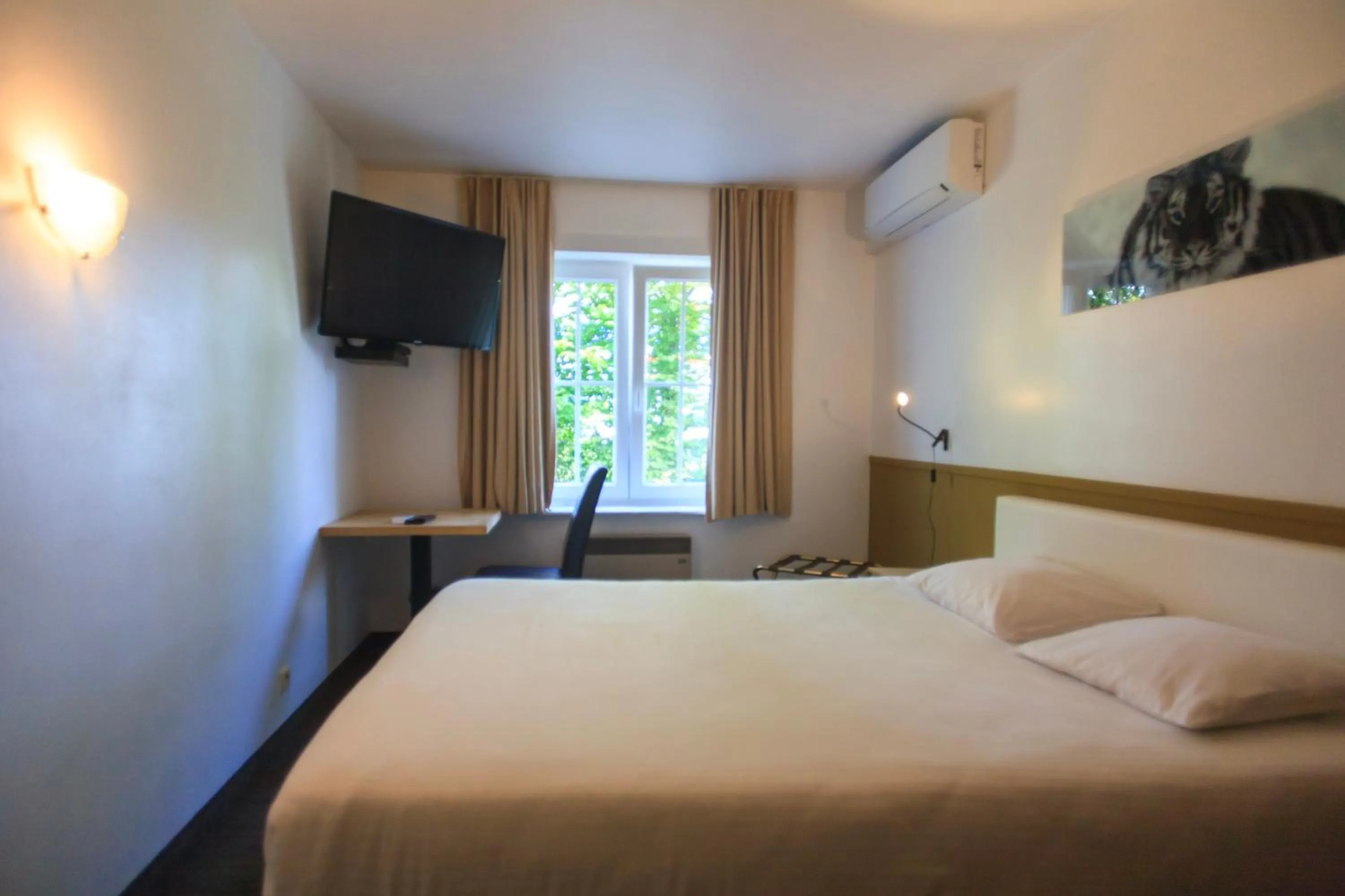 Bed in St-Janshof Hotel