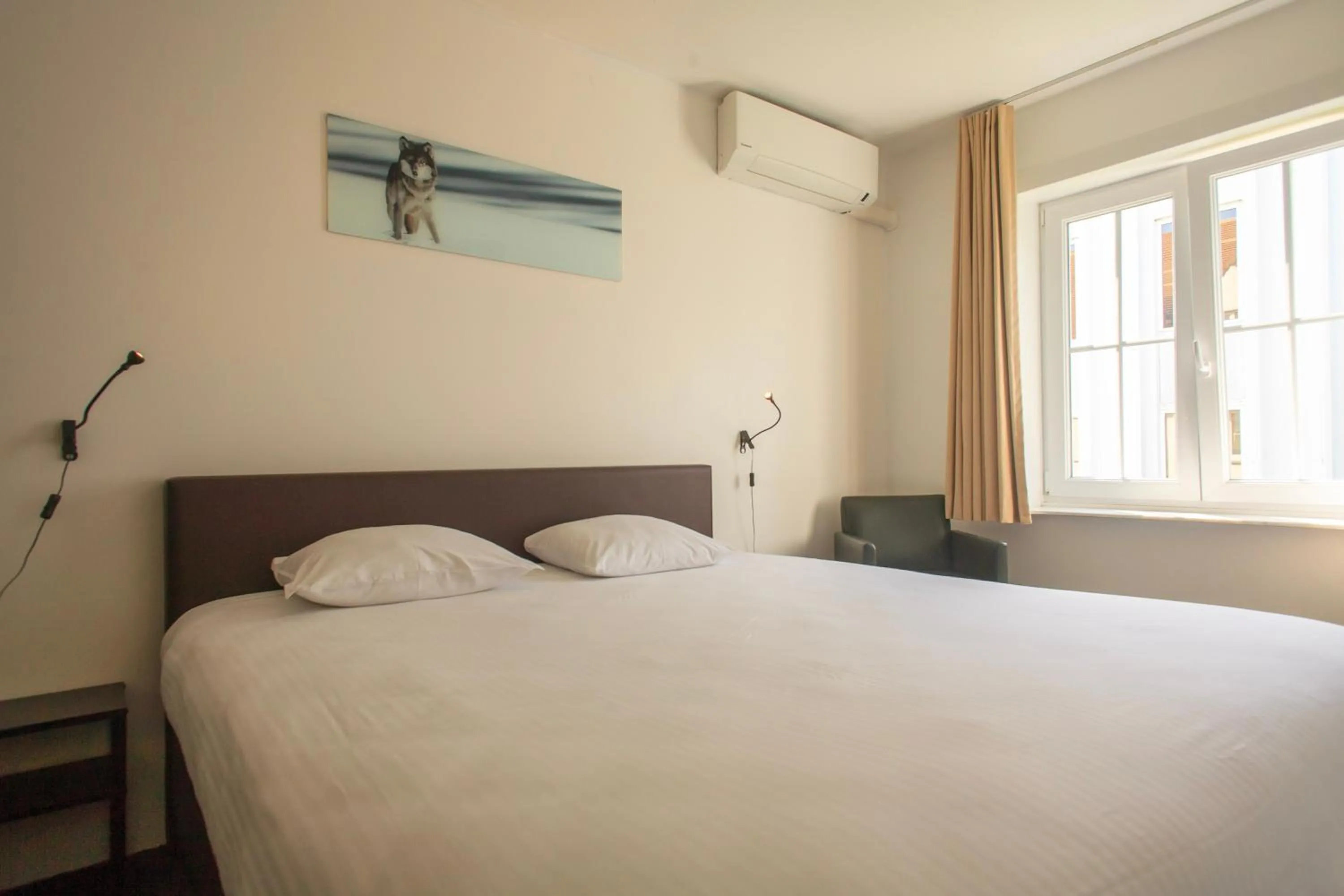 Bed in St-Janshof Hotel