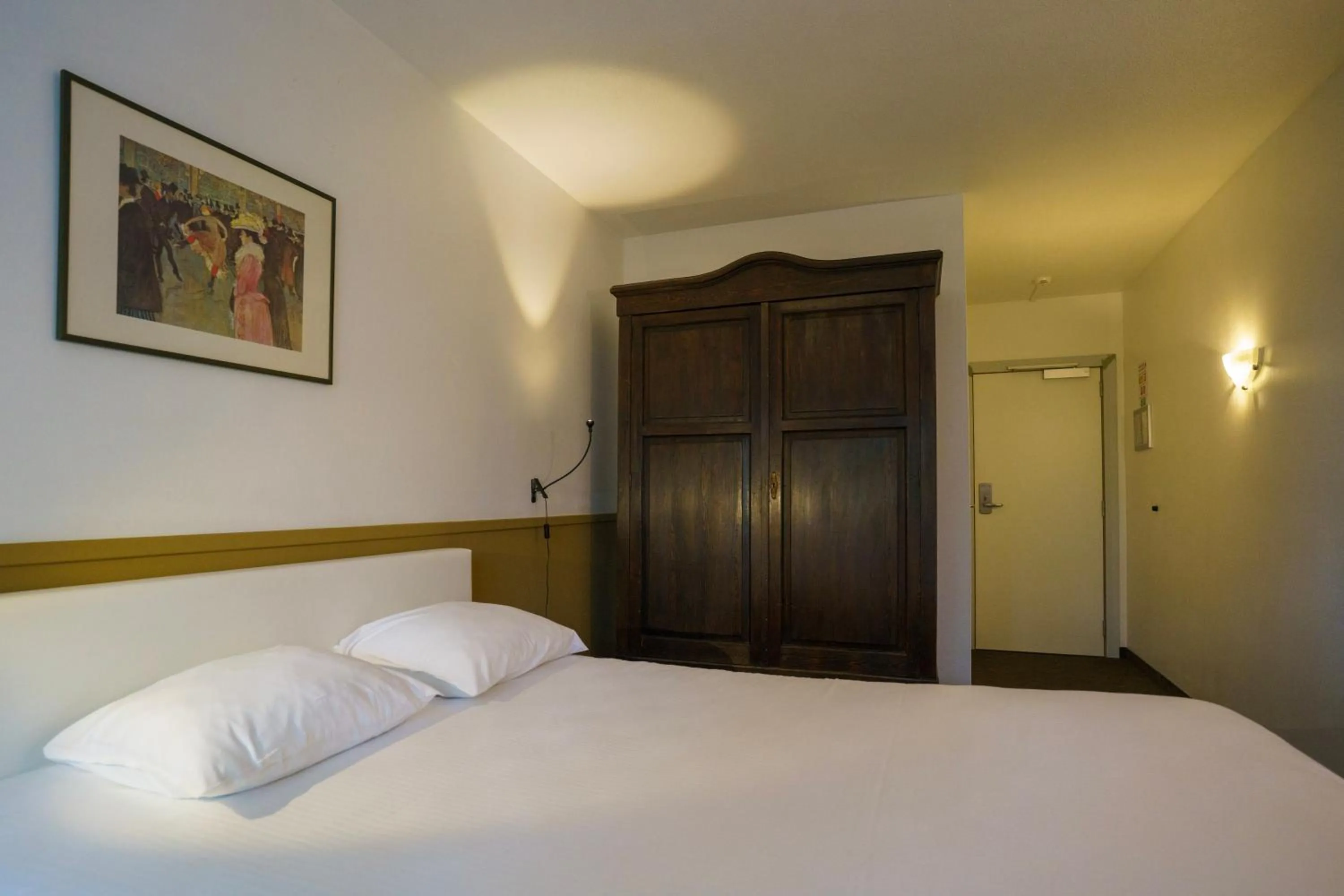 Bed in St-Janshof Hotel