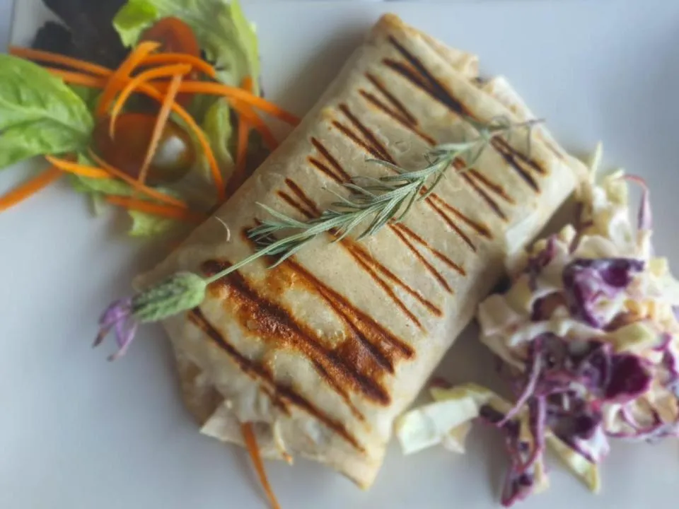 Restaurant/places to eat in Villa Paradiso