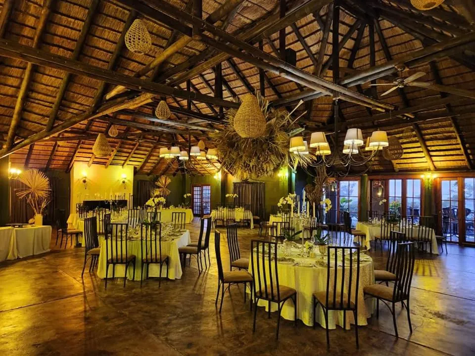 Restaurant/places to eat in Villa Paradiso