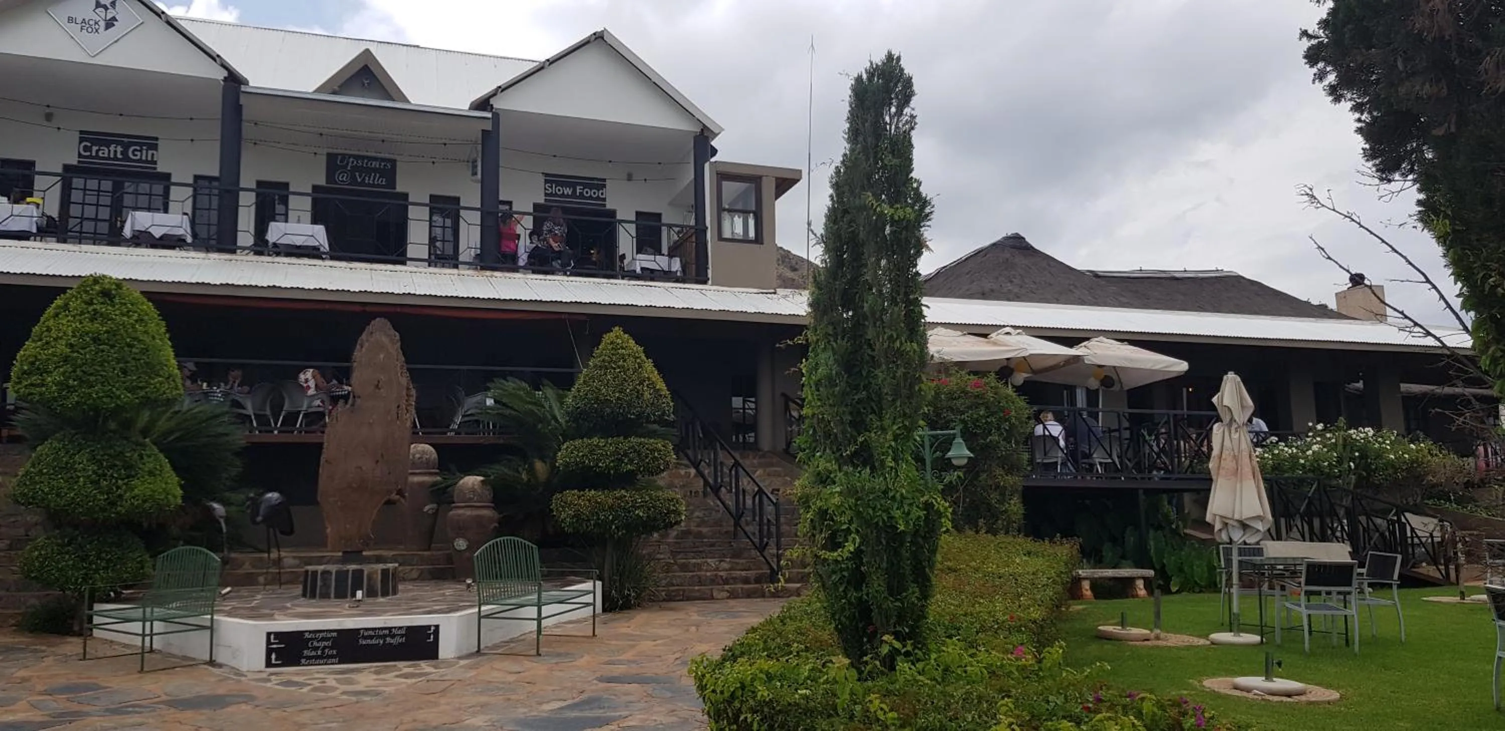 Restaurant/places to eat in Villa Paradiso