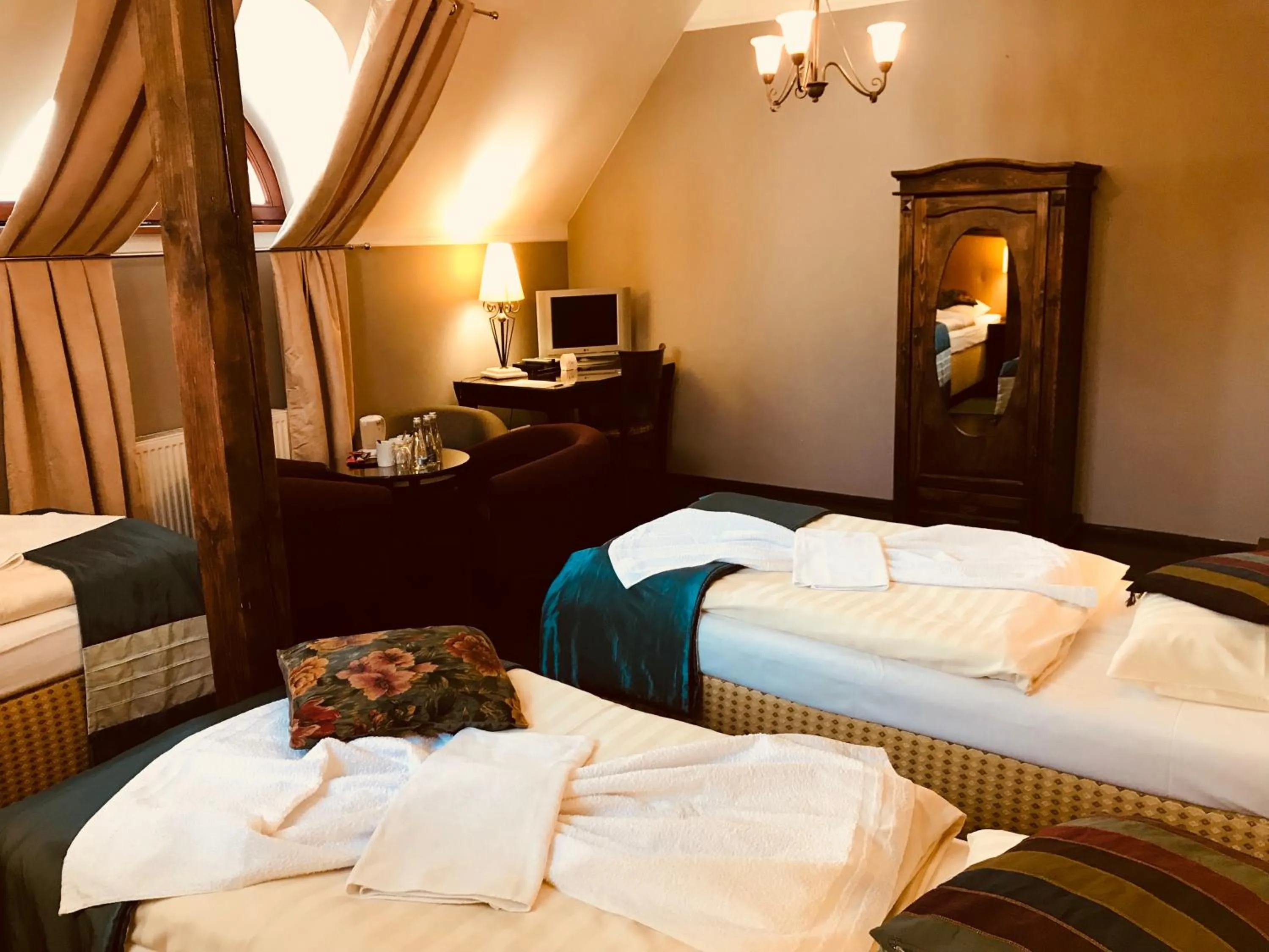 Photo of the whole room, Bed in Restauracja - Hotel Mocca D'oro