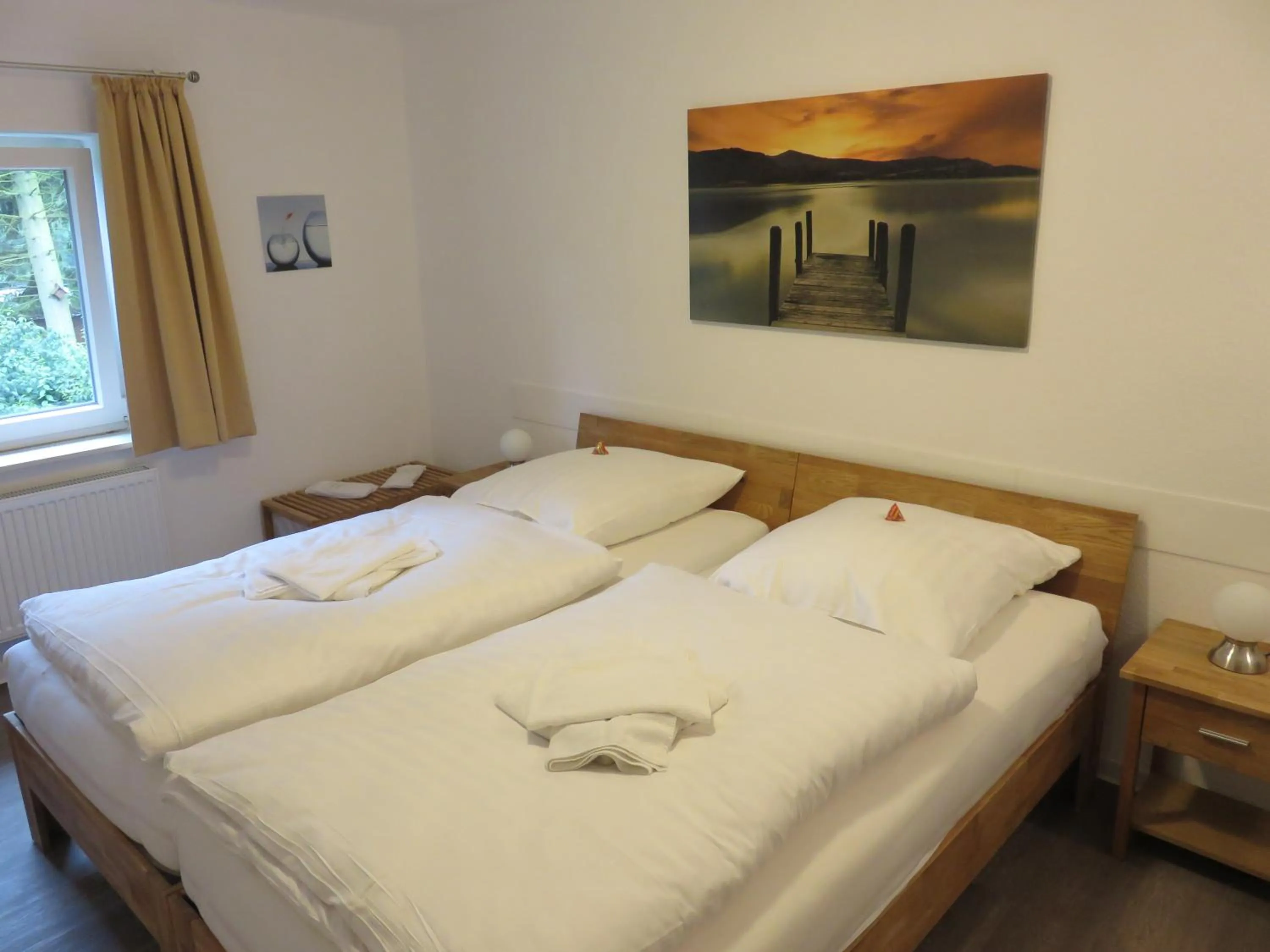 Photo of the whole room, Bed in Bredeneeker Gasthaus