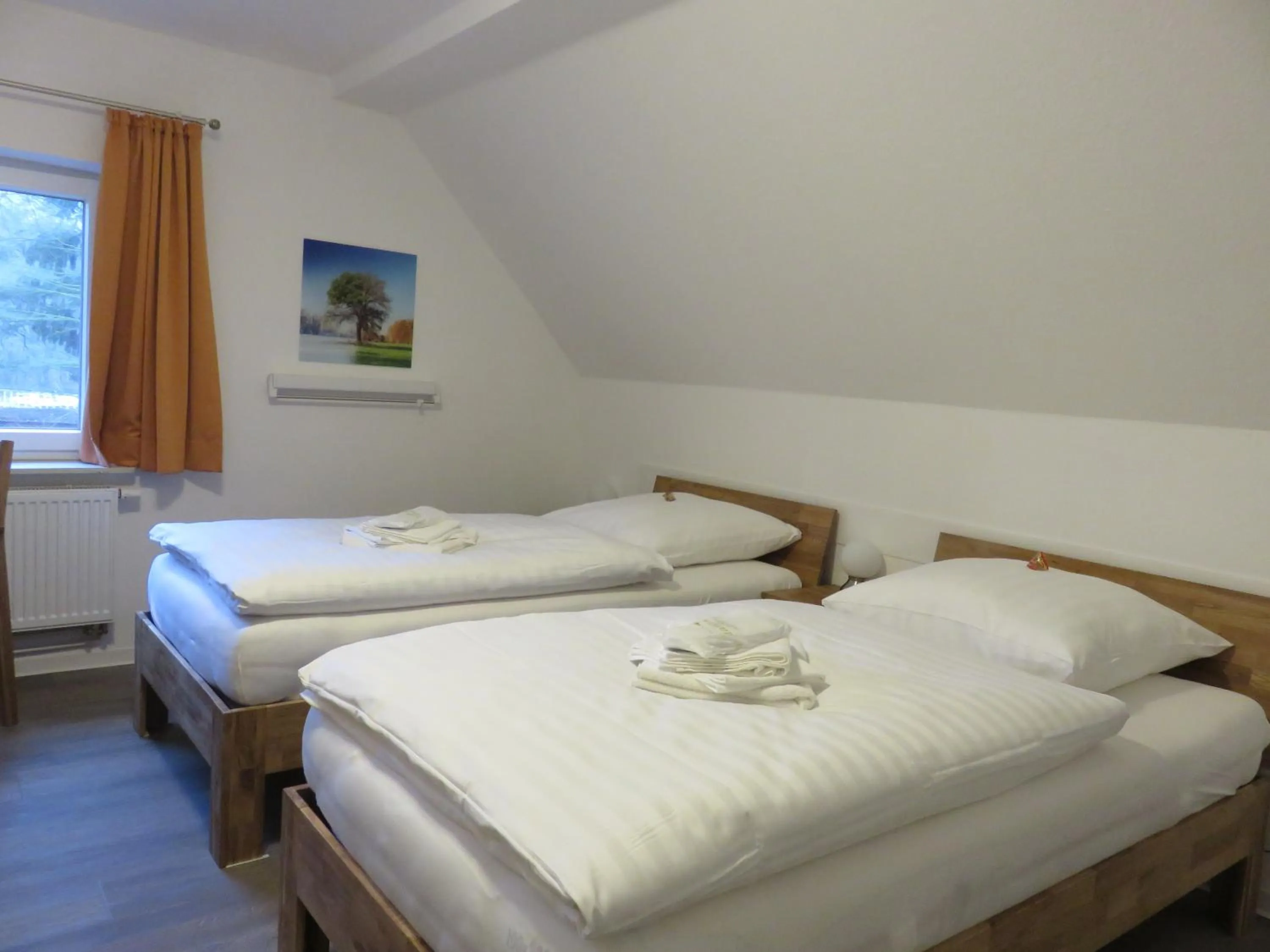 Photo of the whole room, Bed in Bredeneeker Gasthaus
