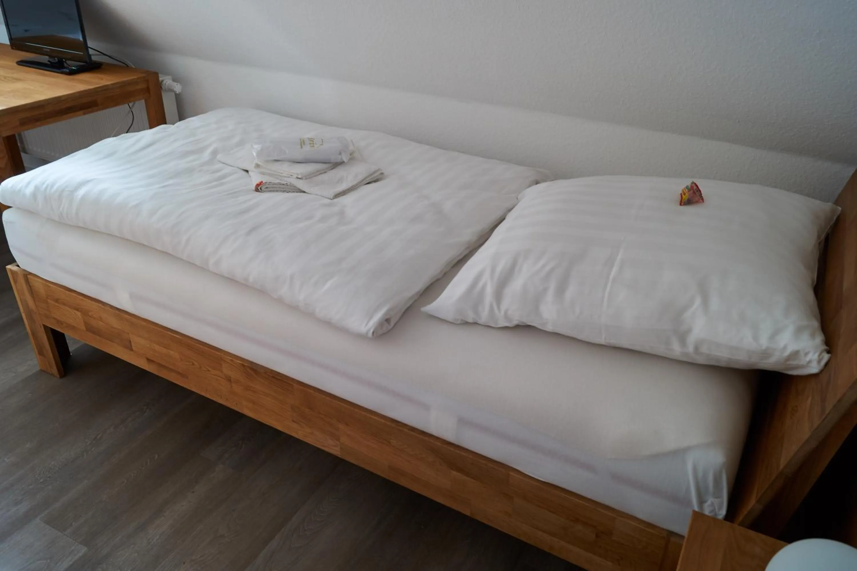 Photo of the whole room, Bed in Bredeneeker Gasthaus