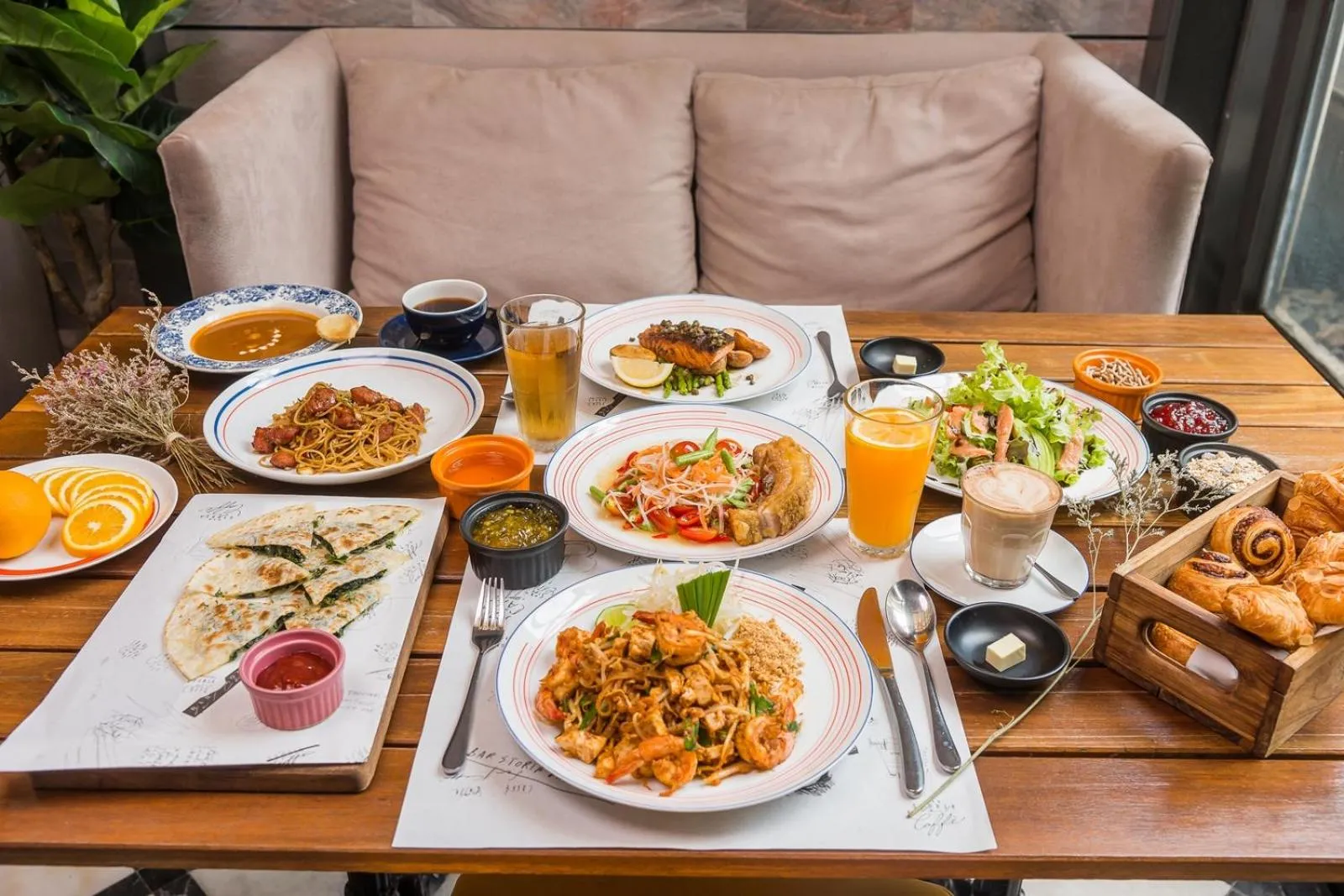 Food in The Salil Hotel Sukhumvit 57 - Thonglor