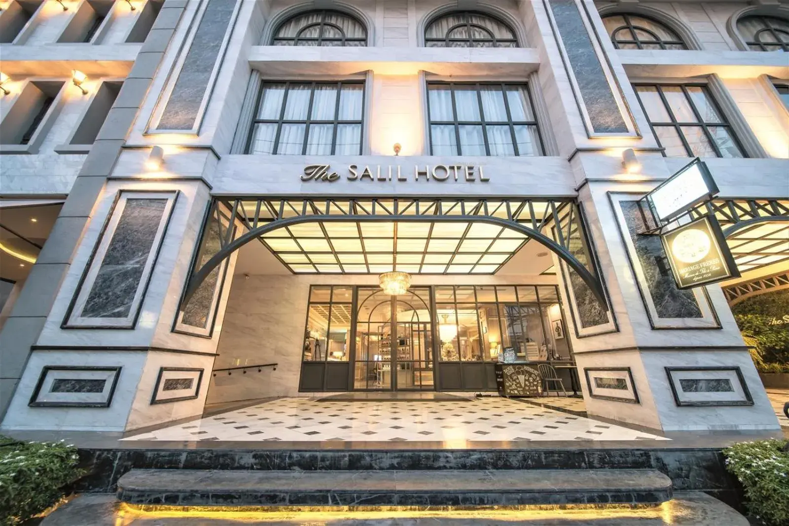 Property building in The Salil Hotel Sukhumvit 57 - Thonglor Property building in The Salil Hotel Sukhumvit 57 - Thonglor