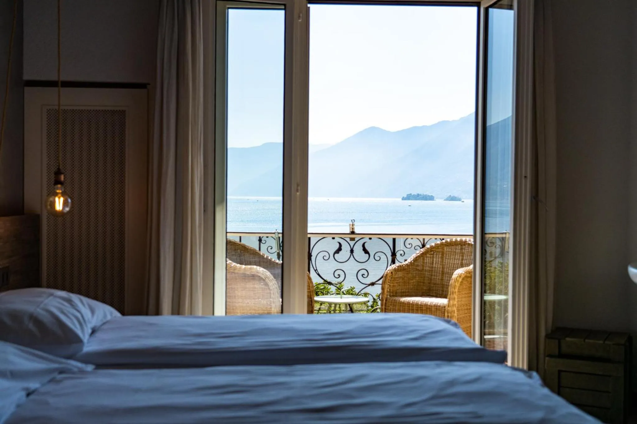 Lake view, Bed in Seven Boutique Hotel