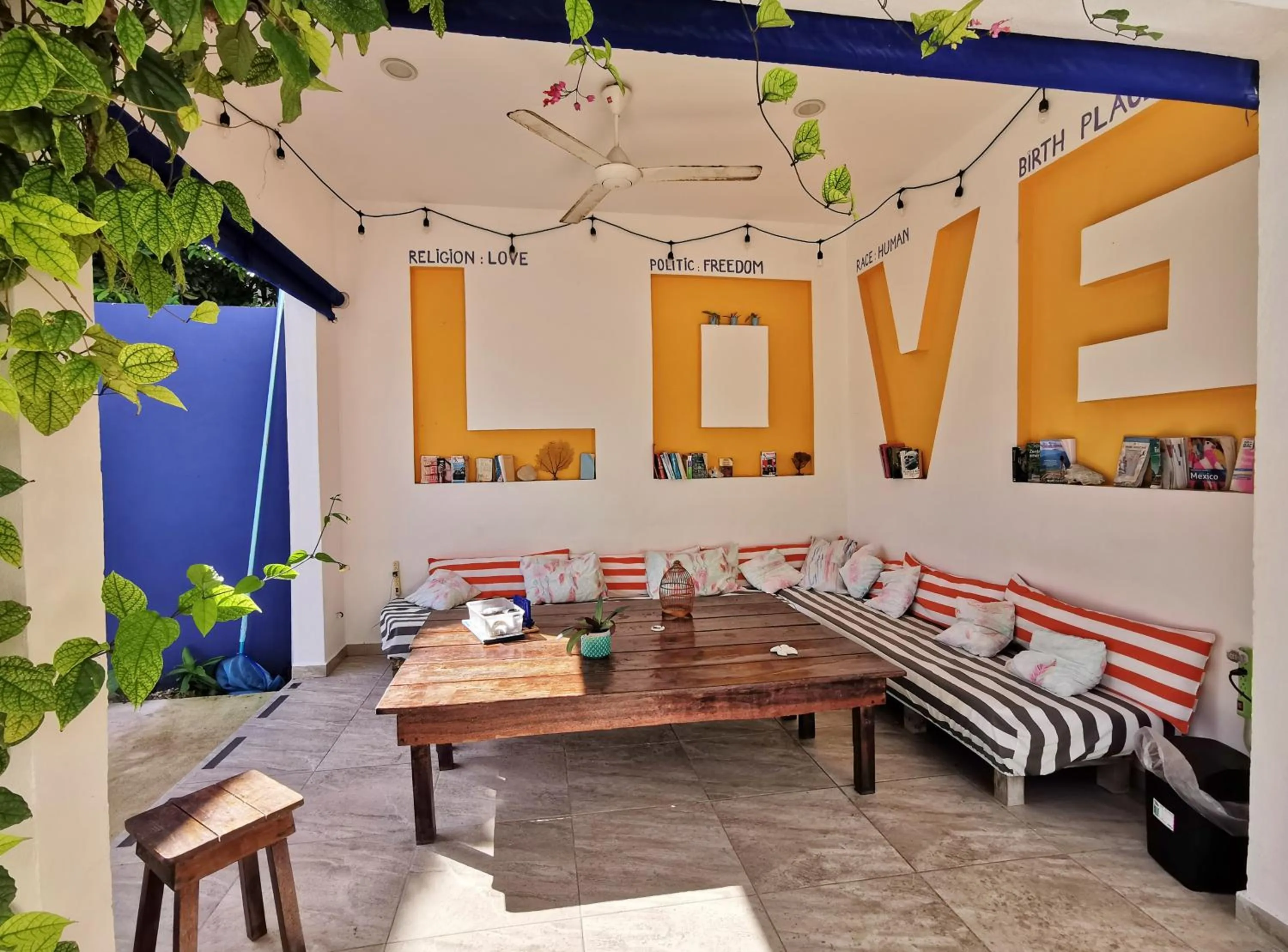 Patio in Hostel Humanity - Puerto Morelos