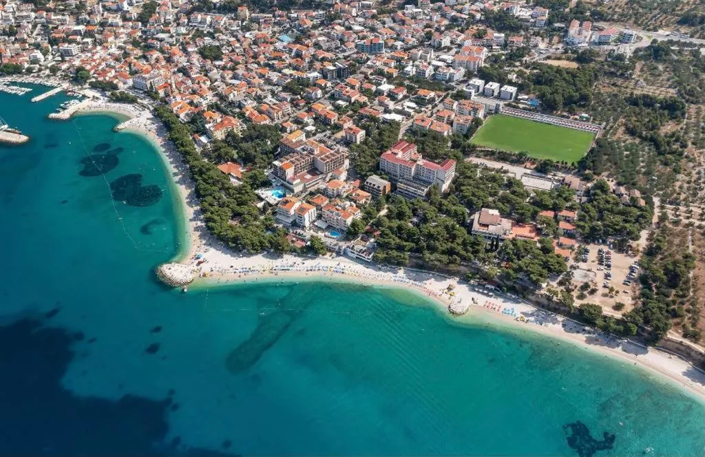 Restaurant/places to eat in Family Resort Urania