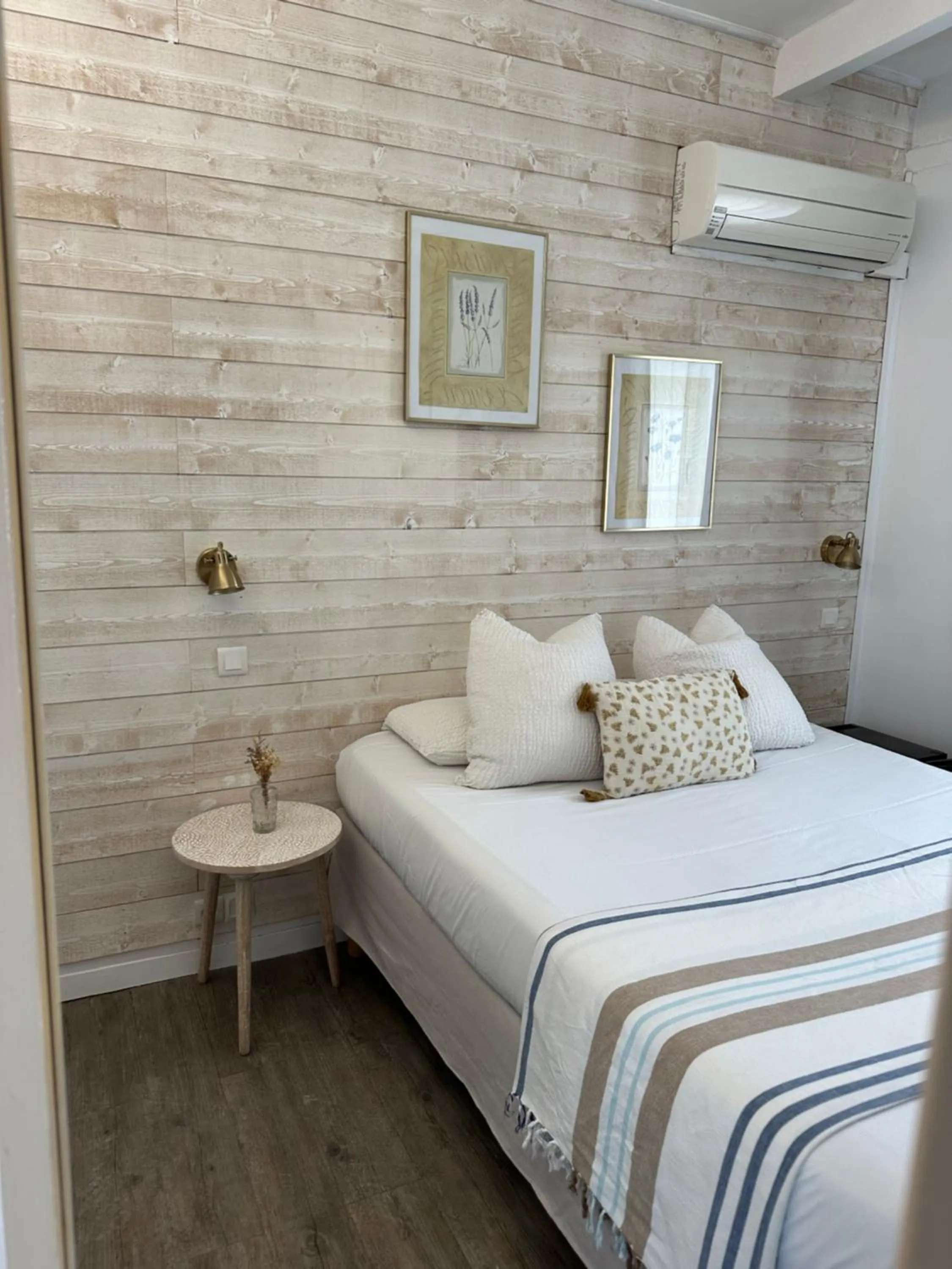 Bed in Hôtel Le Clos du Dramont