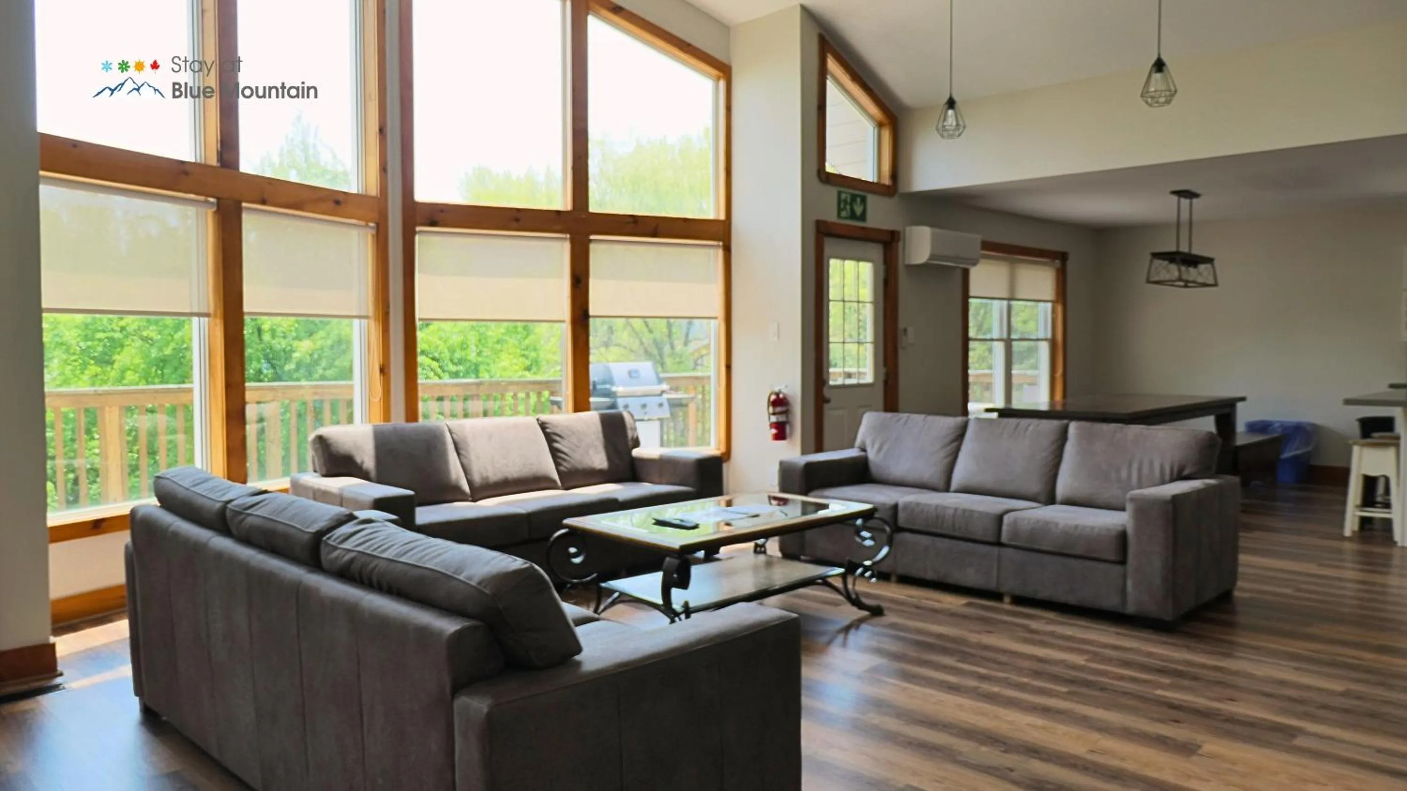 Living room in Summit Ridge 6