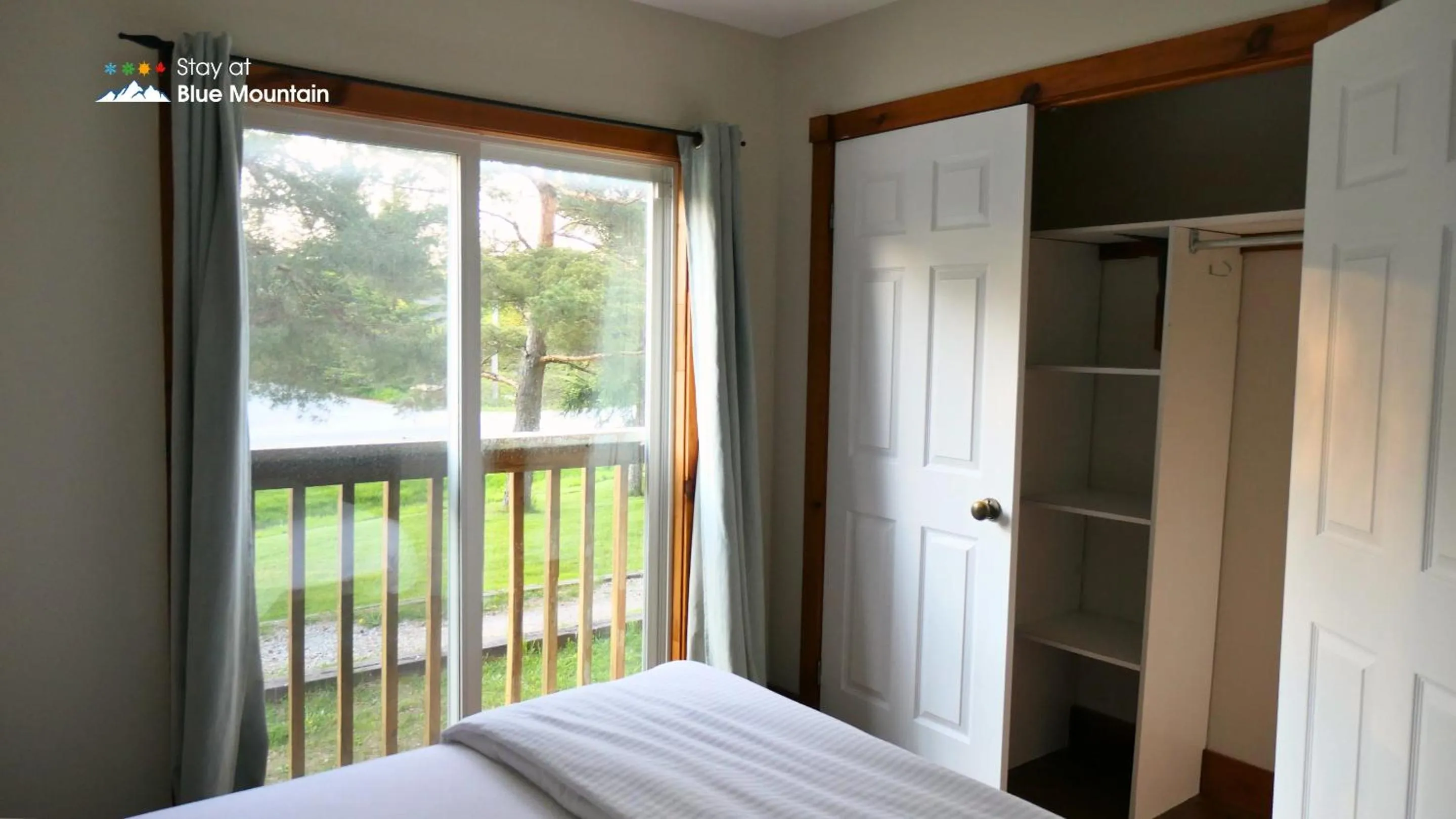 Bedroom, Bed in Summit Ridge 6