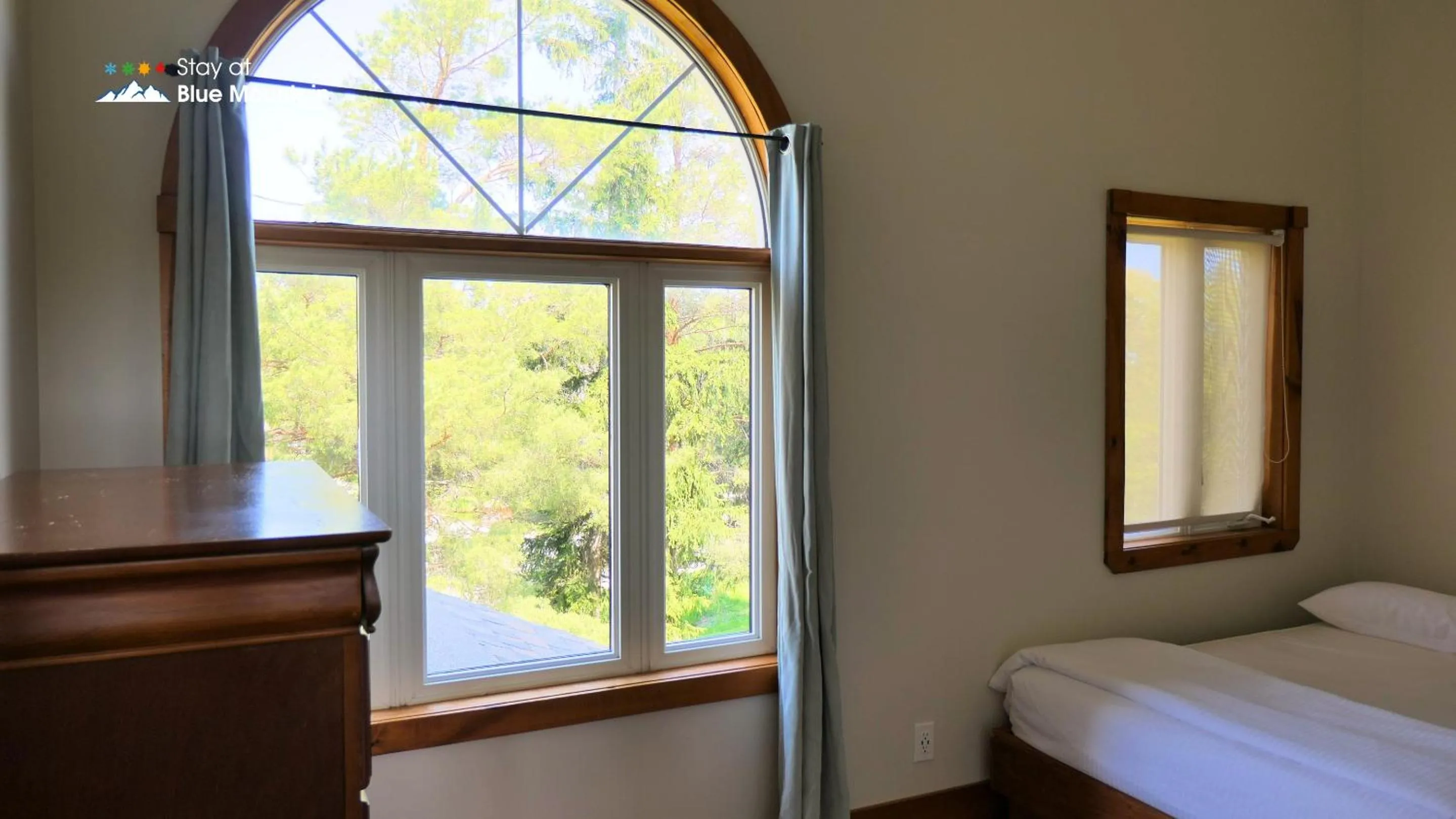 Bedroom, Bed in Summit Ridge 6