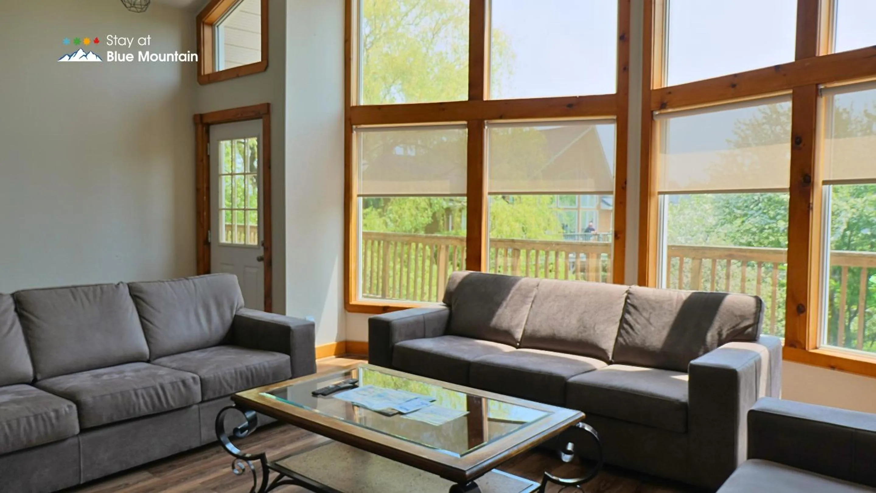 Living room in Summit Ridge 6