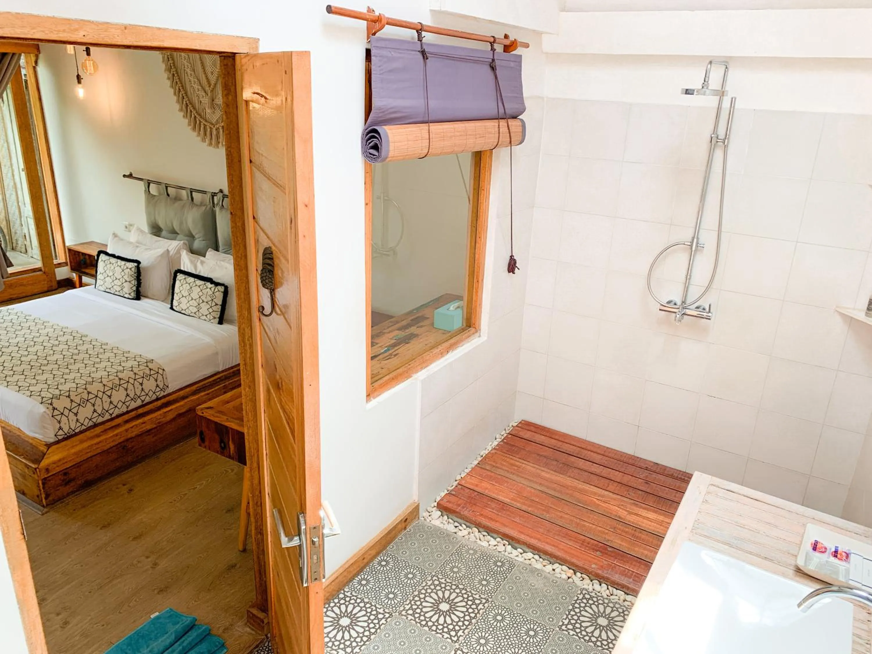 Shower, Bed in Villa Casa Koko