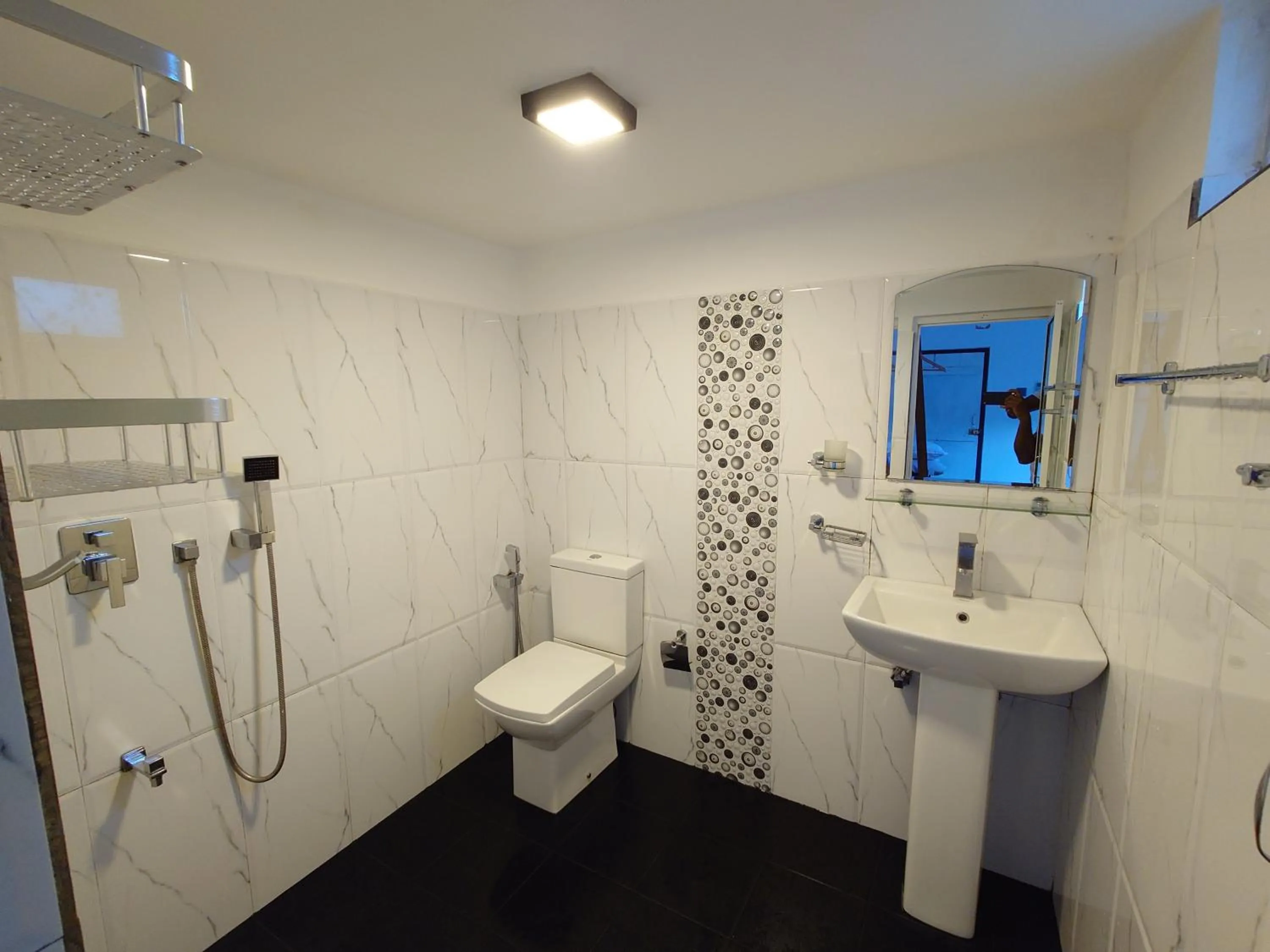 Bathroom in The Whitegates Lodge