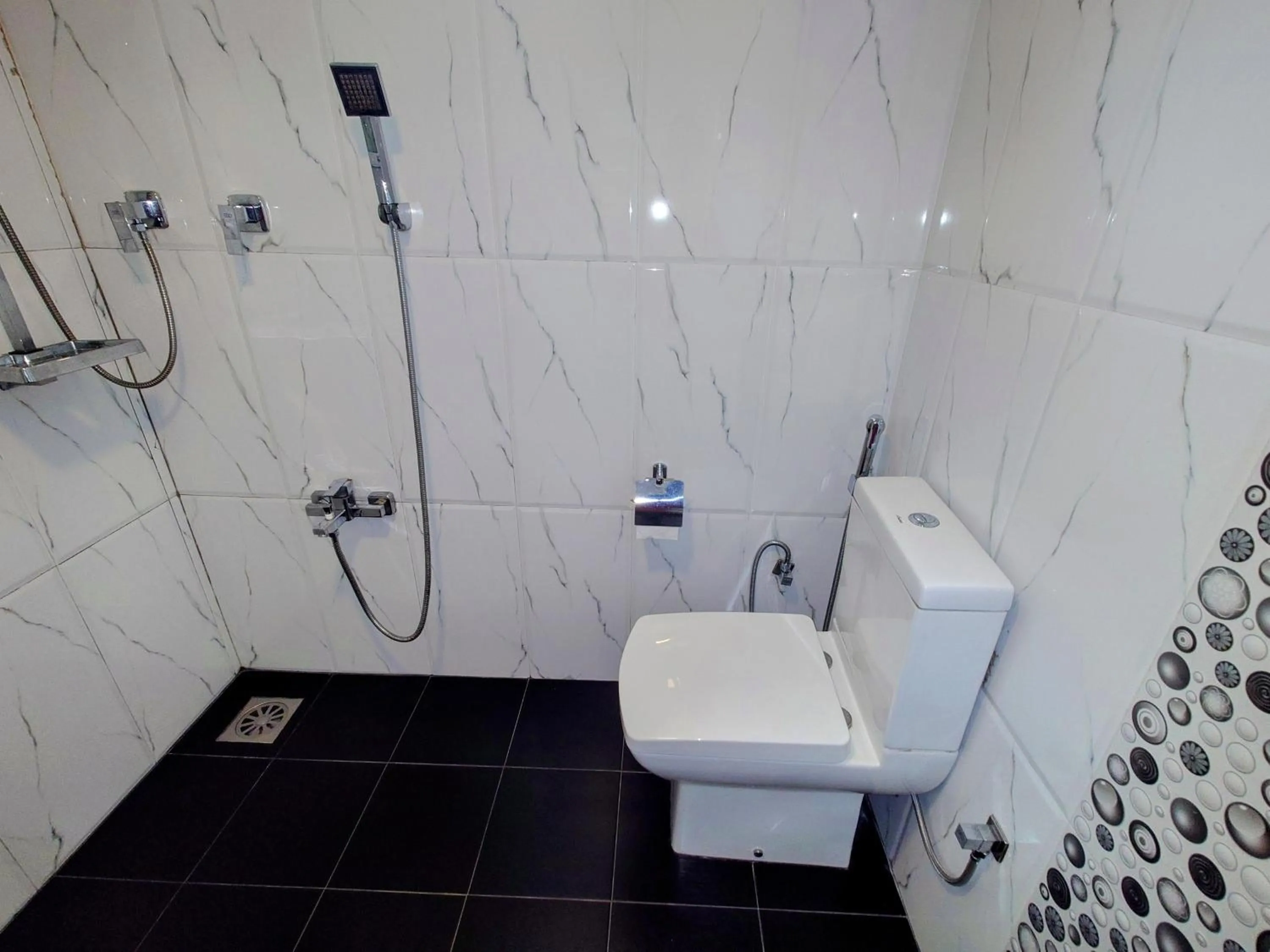 Shower in The Whitegates Lodge