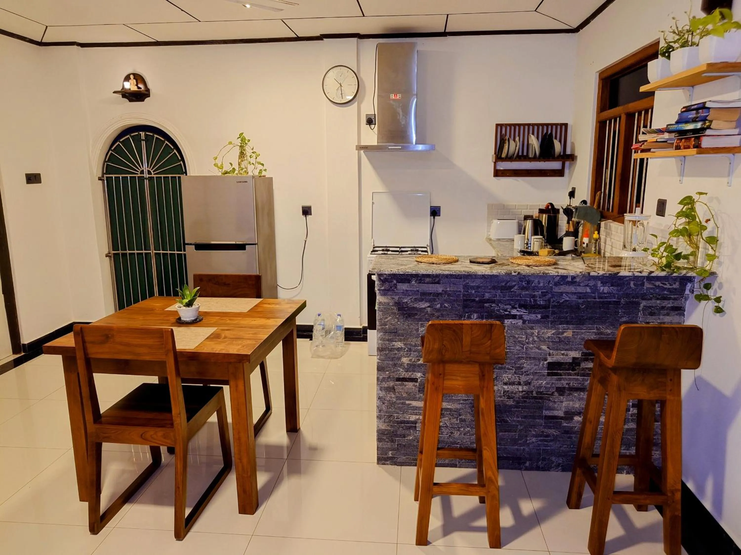 Kitchen or kitchenette in The Whitegates Lodge