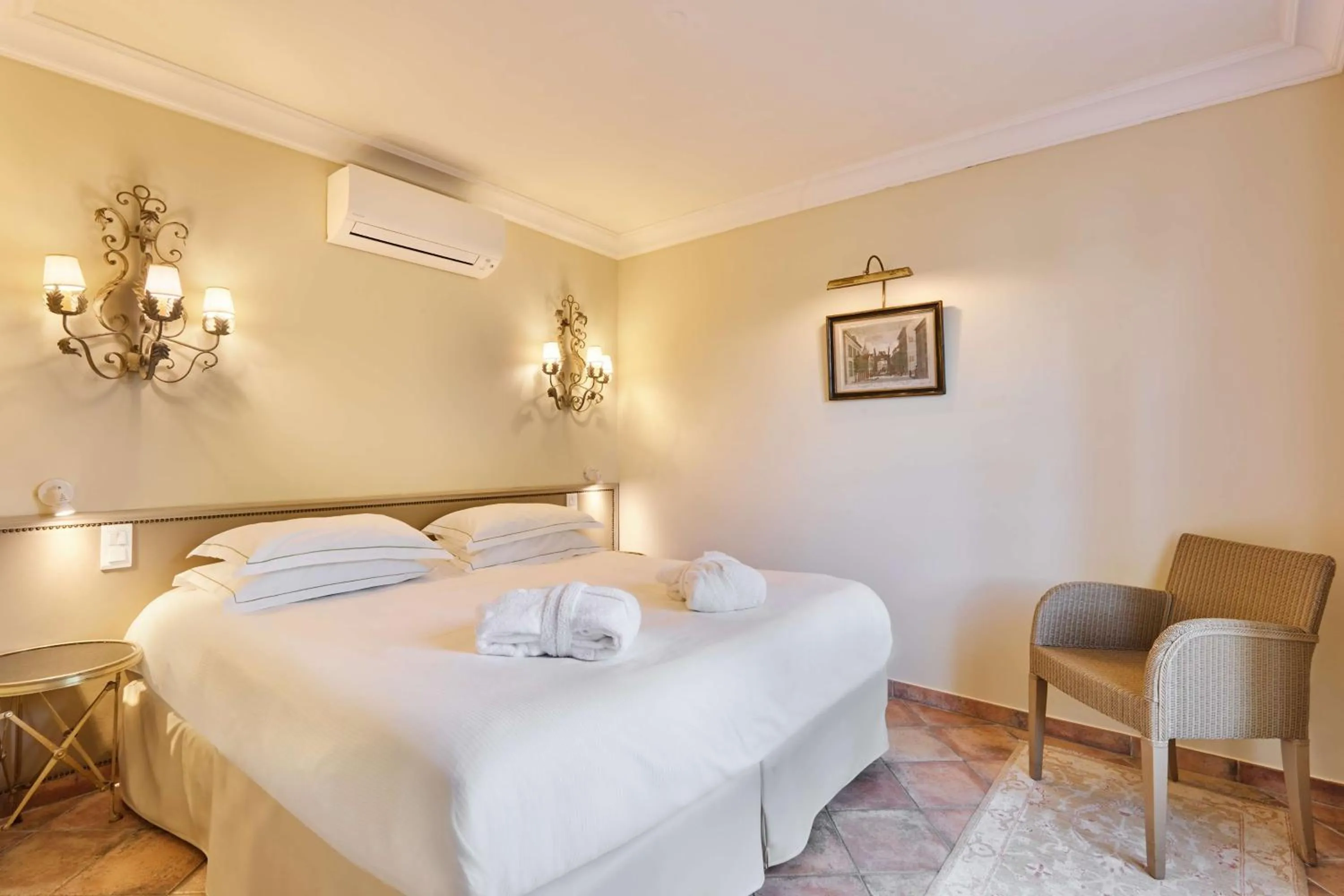 Bedroom, Bed in La Bastide du Calalou Hotel & Spa, BW Signature Collection