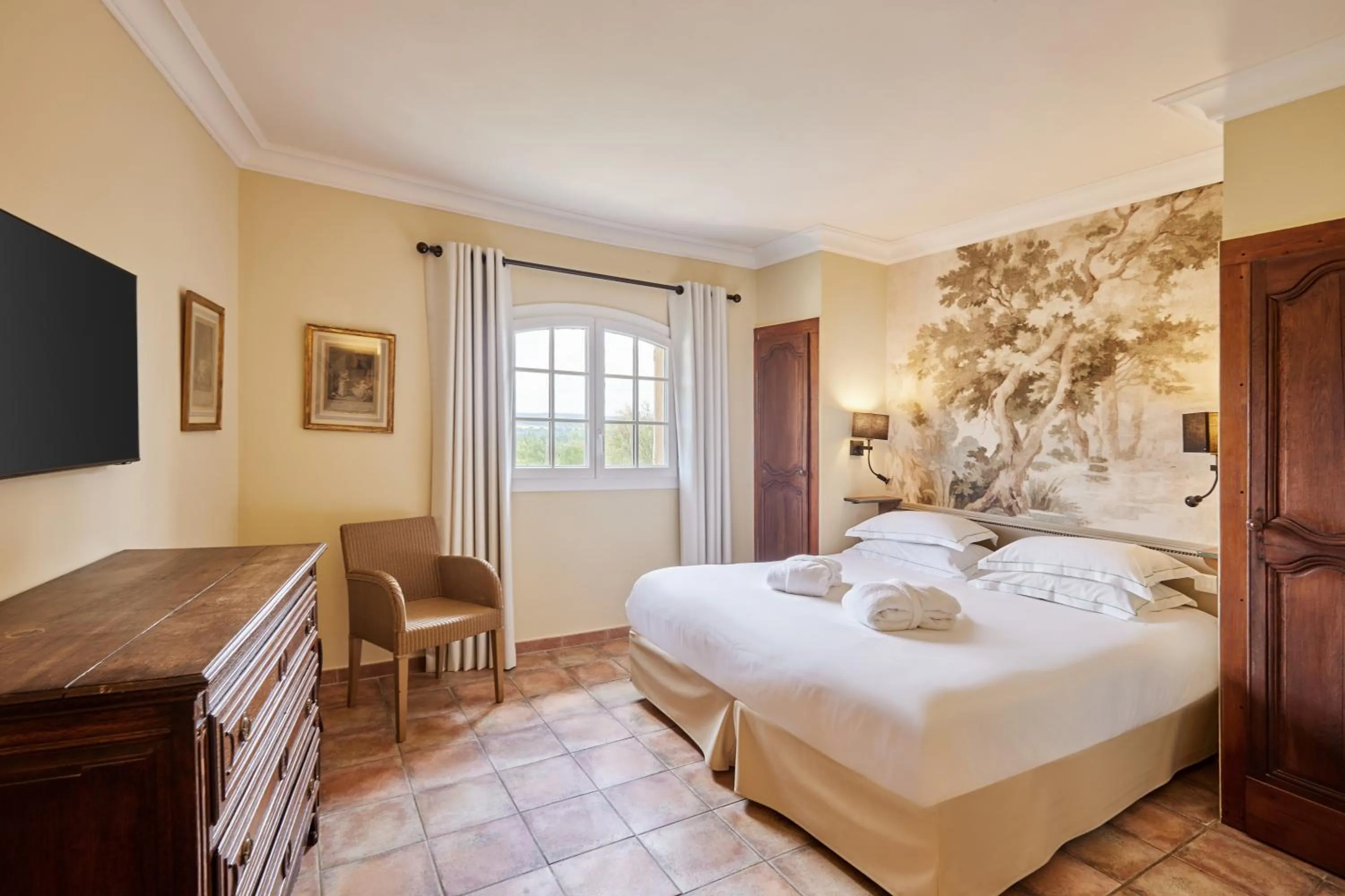 Photo of the whole room, Bed in La Bastide du Calalou Hotel & Spa, BW Signature Collection