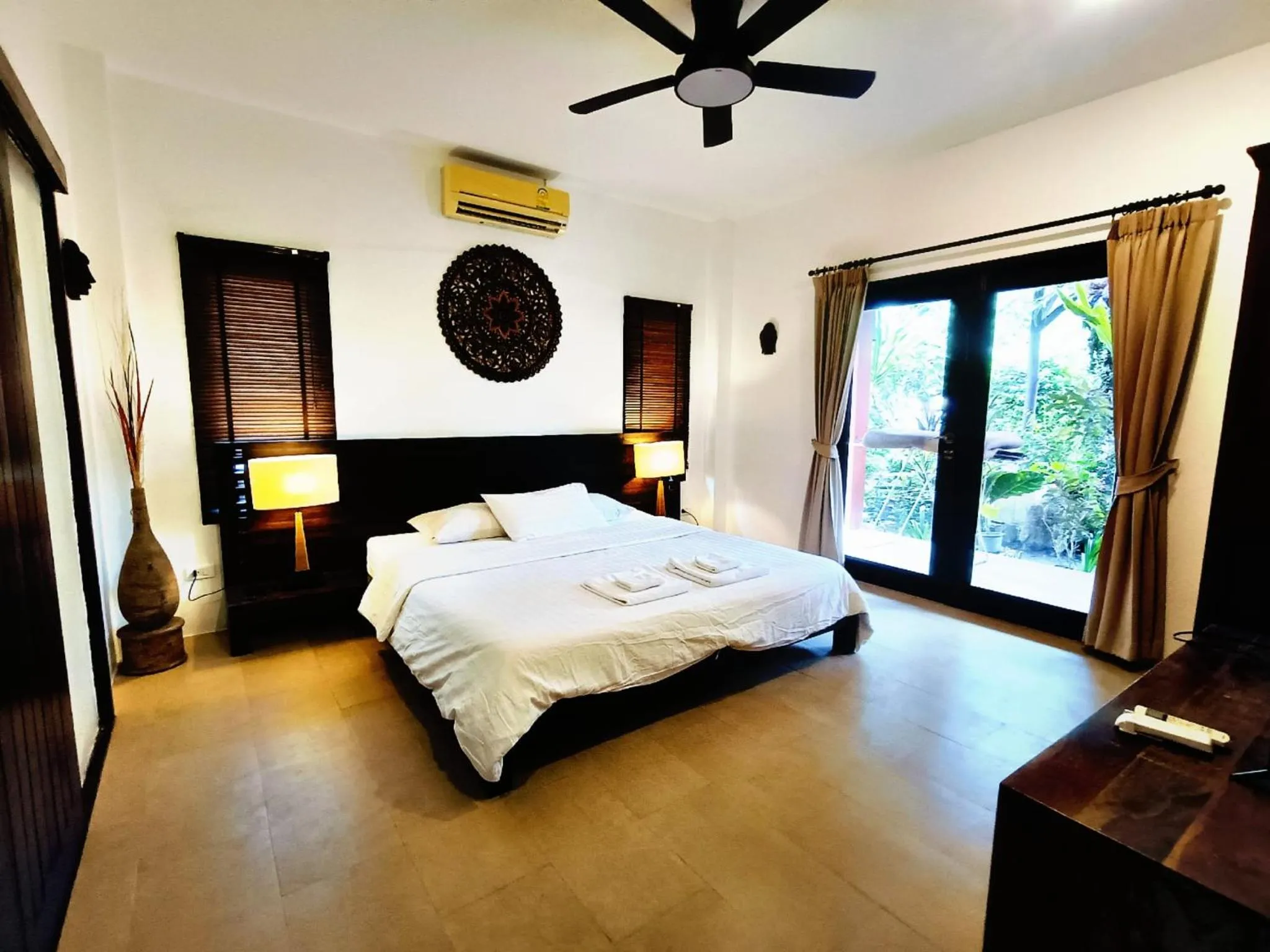 Bed in Baan Tropicana