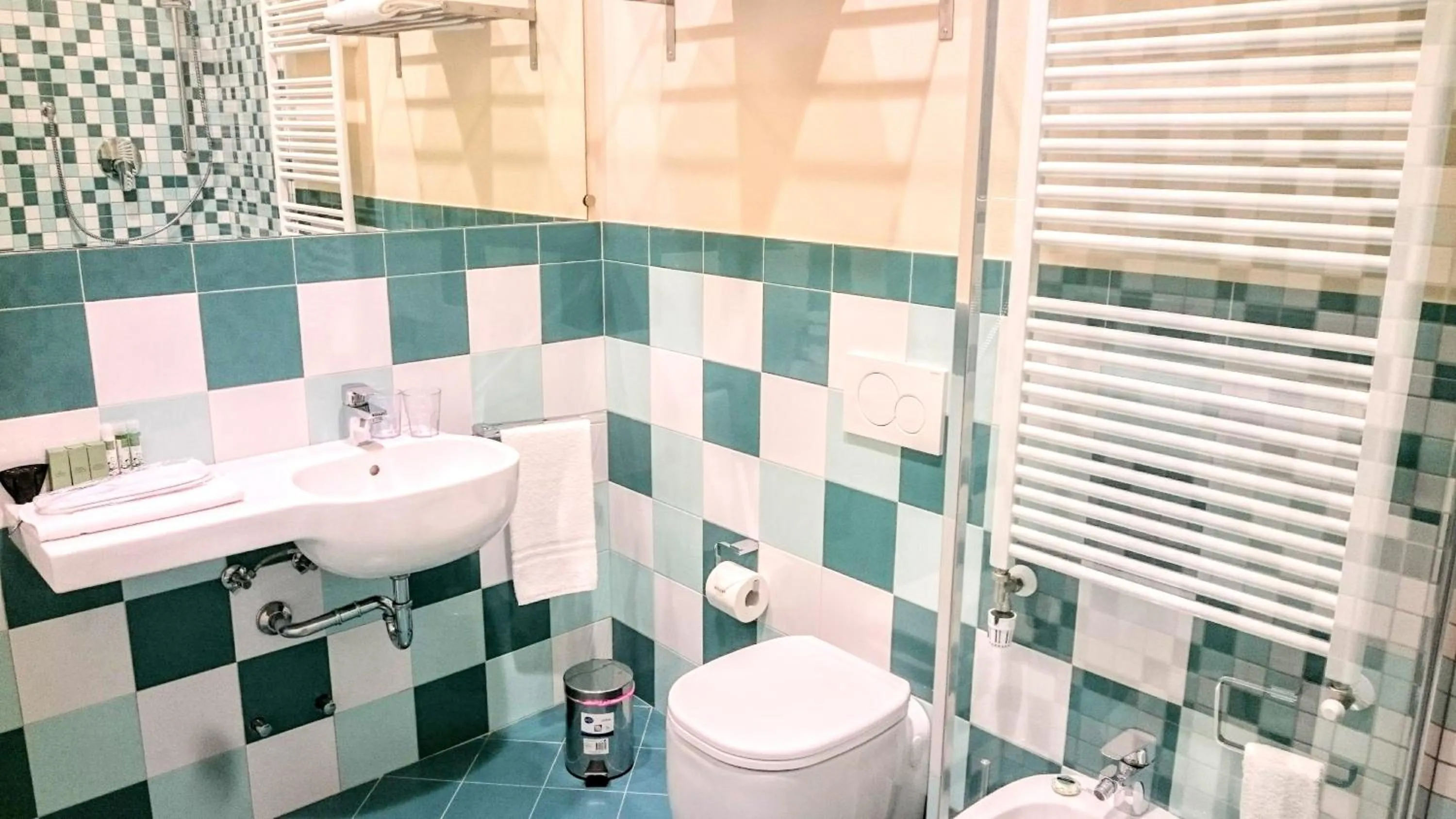 Bathroom in Casa Isolani Luxury Rooms Piazza Maggiore