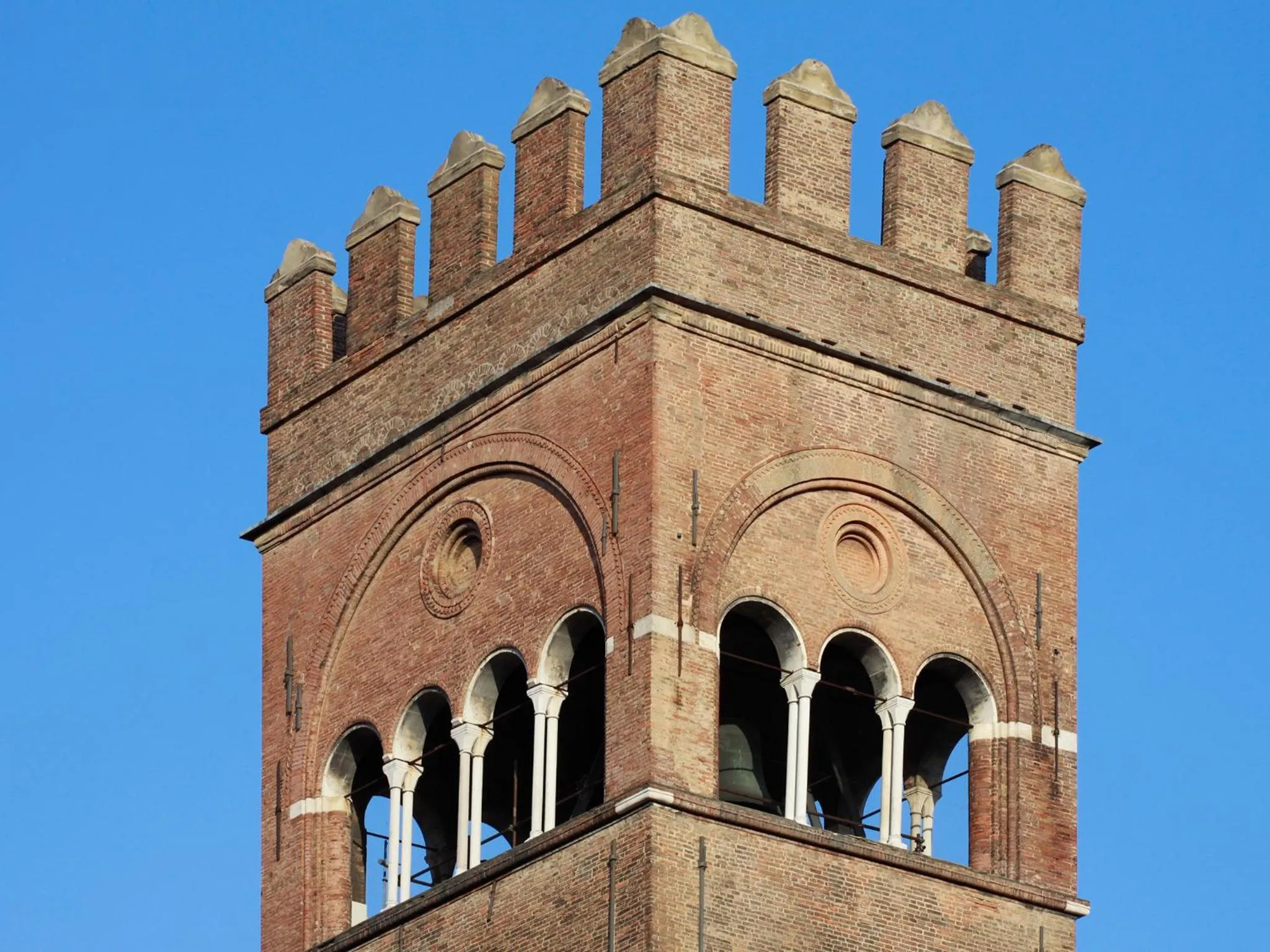 Landmark view in Casa Isolani Luxury Rooms Piazza Maggiore