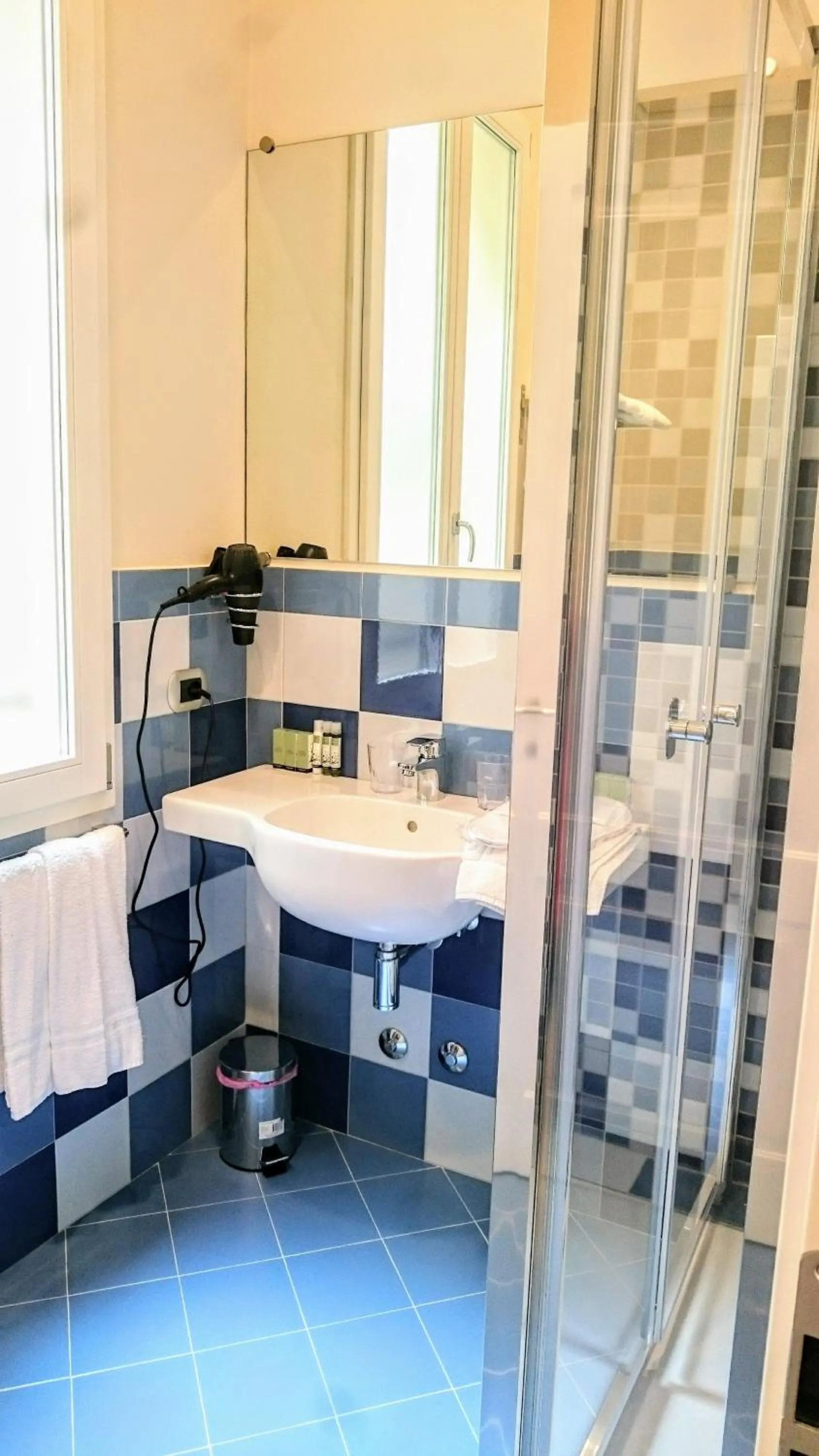 Bathroom in Casa Isolani Luxury Rooms Piazza Maggiore