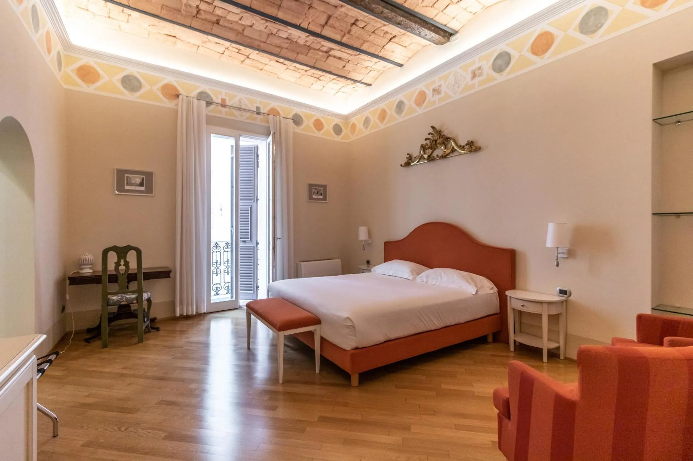 Photo of the whole room, Bed in Casa Isolani Luxury Rooms Piazza Maggiore
