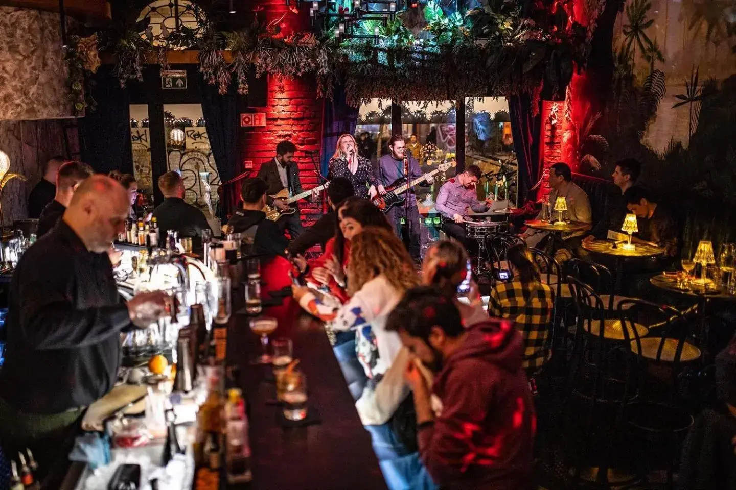 Restaurant/places to eat in Hotel Mika Downtown Restaurant/places to eat in Hotel Mika Downtown