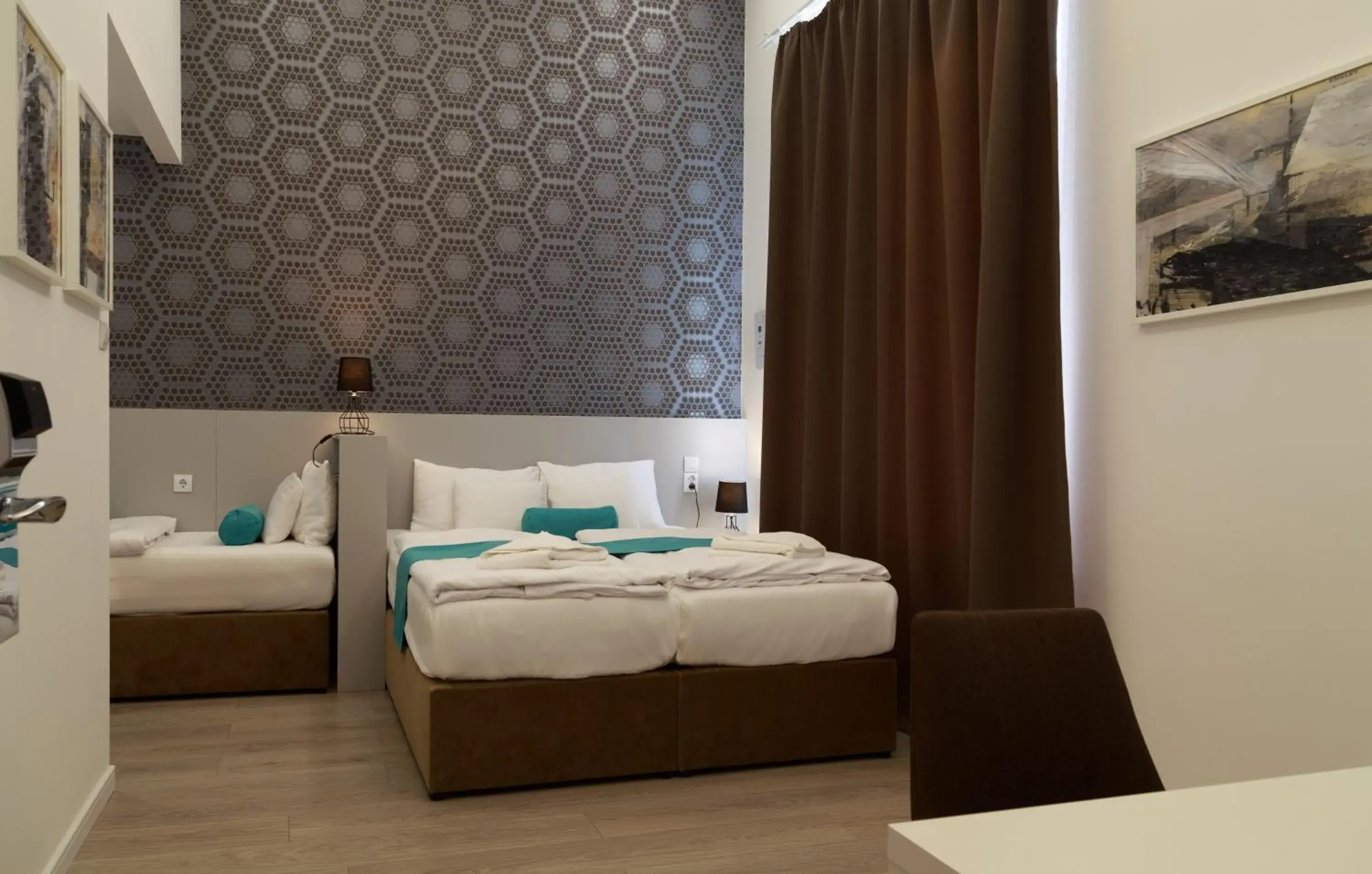 Deluxe Triple Room - single occupancy in Hotel Mika Downtown Deluxe Triple Room - single occupancy in Hotel Mika Downtown