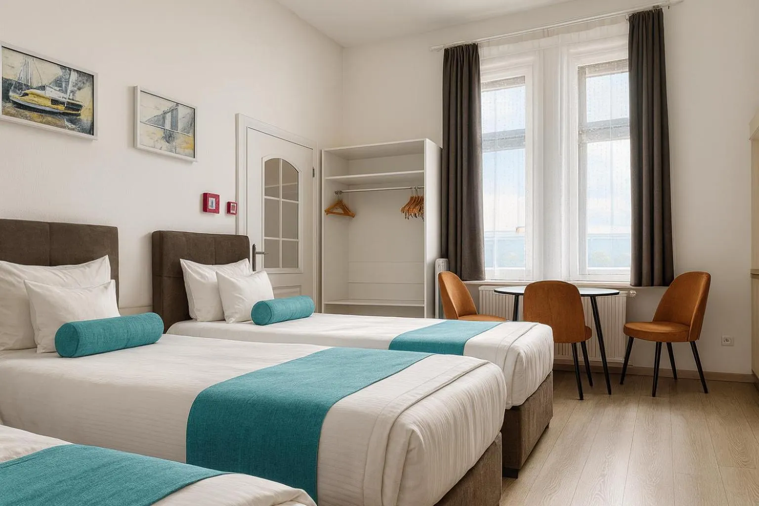 Bed in Hotel Mika Downtown